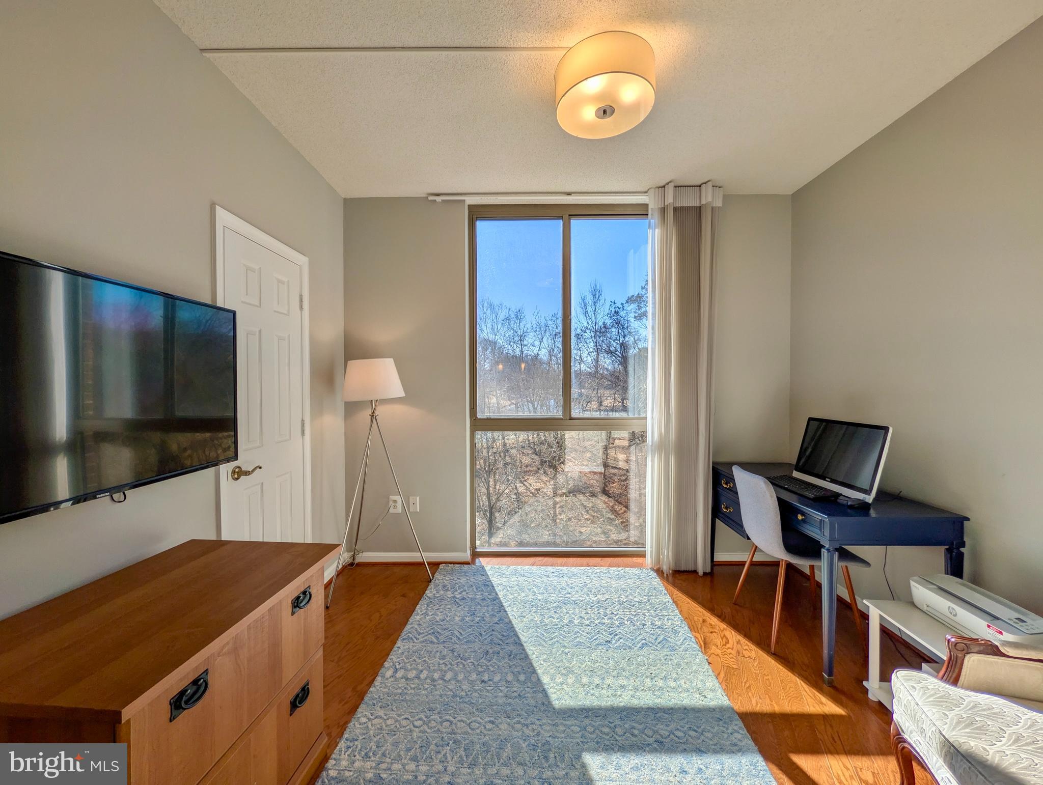 VANTAGE POINT EAST @ LEISURE WORLD - Residential