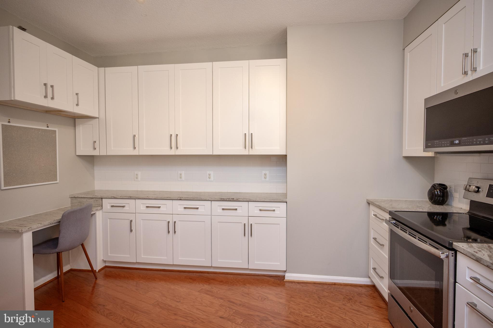 VANTAGE POINT EAST @ LEISURE WORLD - Residential