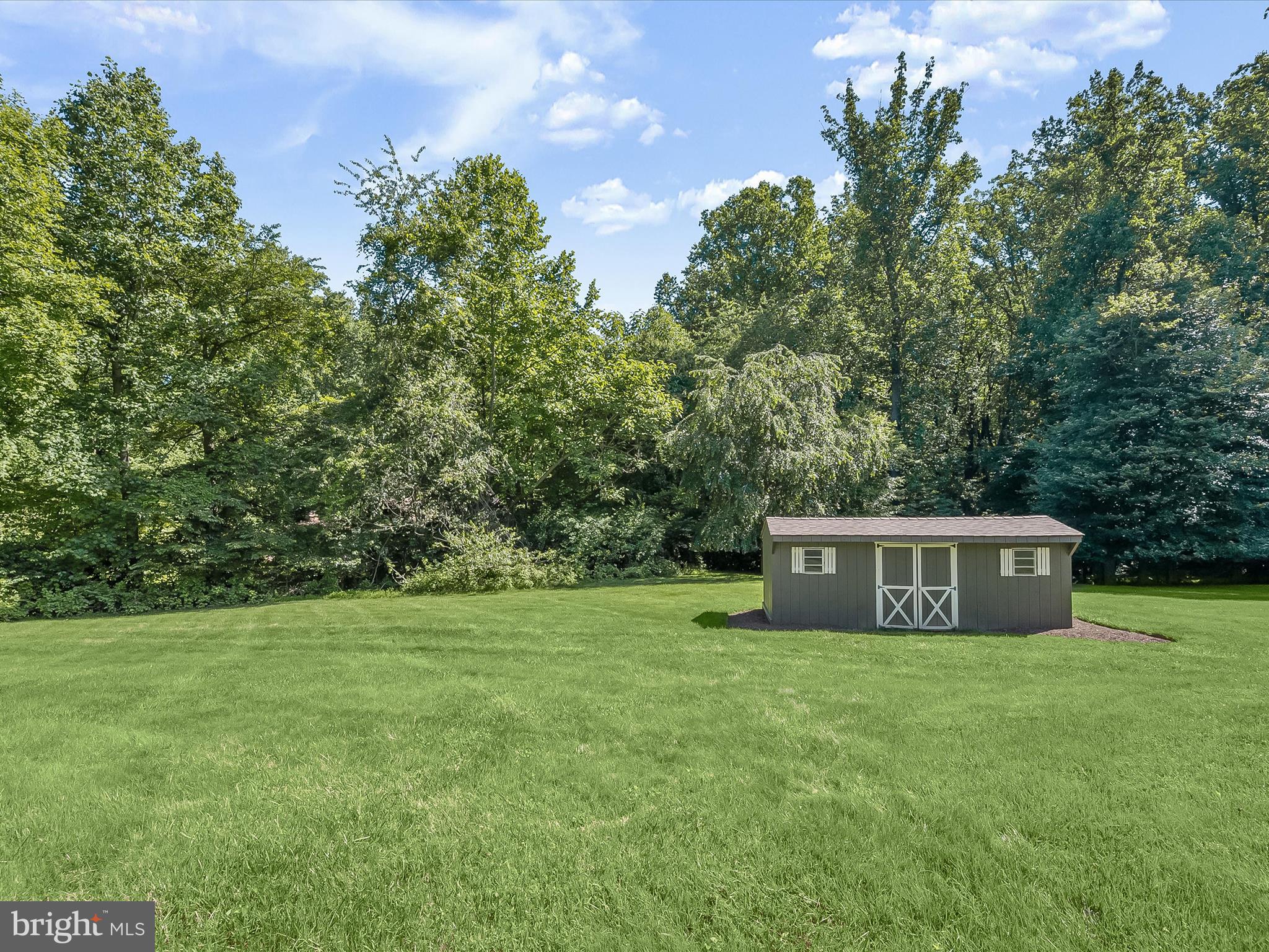 BURTONSVILLE - Residential