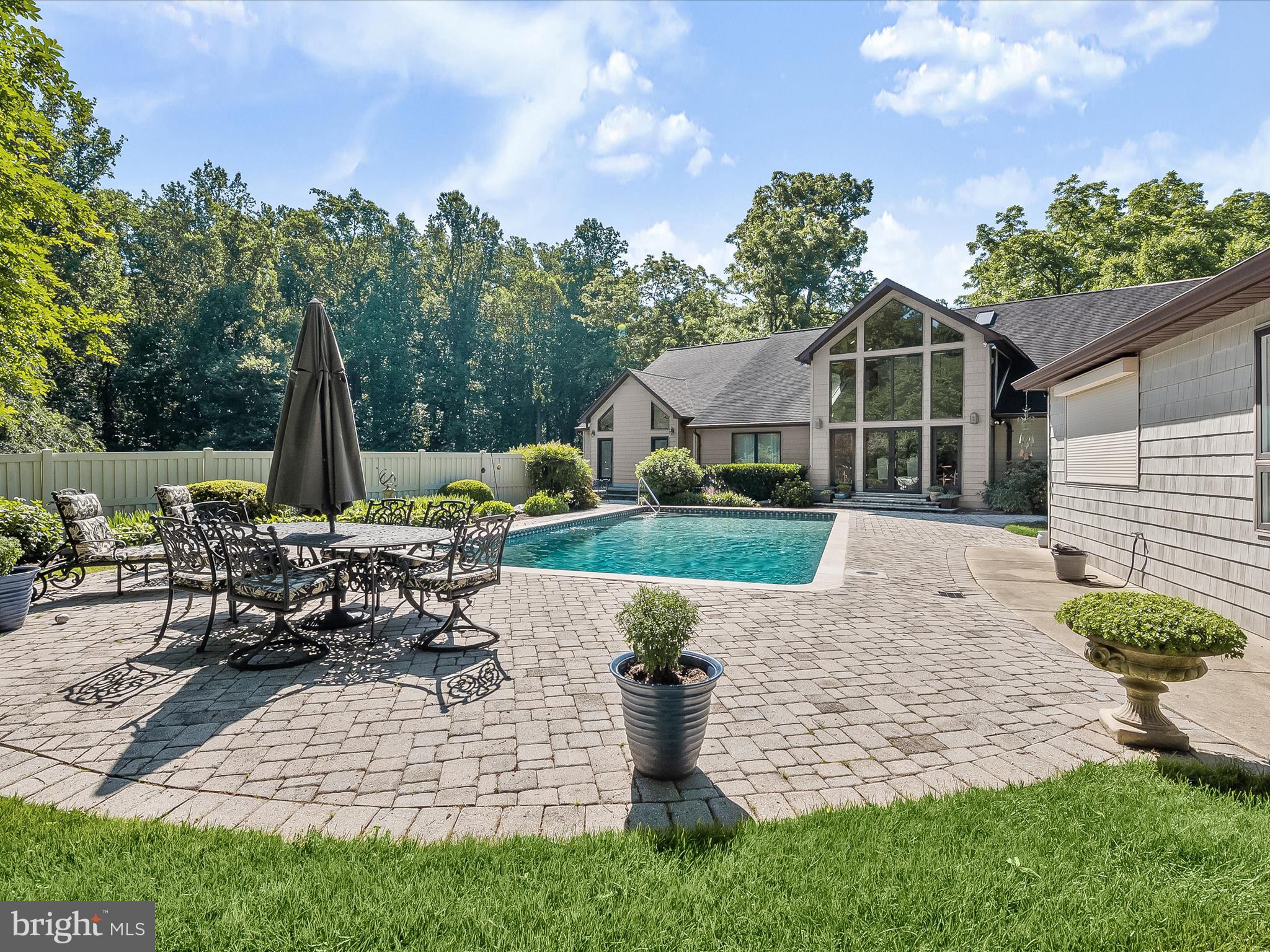 BURTONSVILLE - Residential