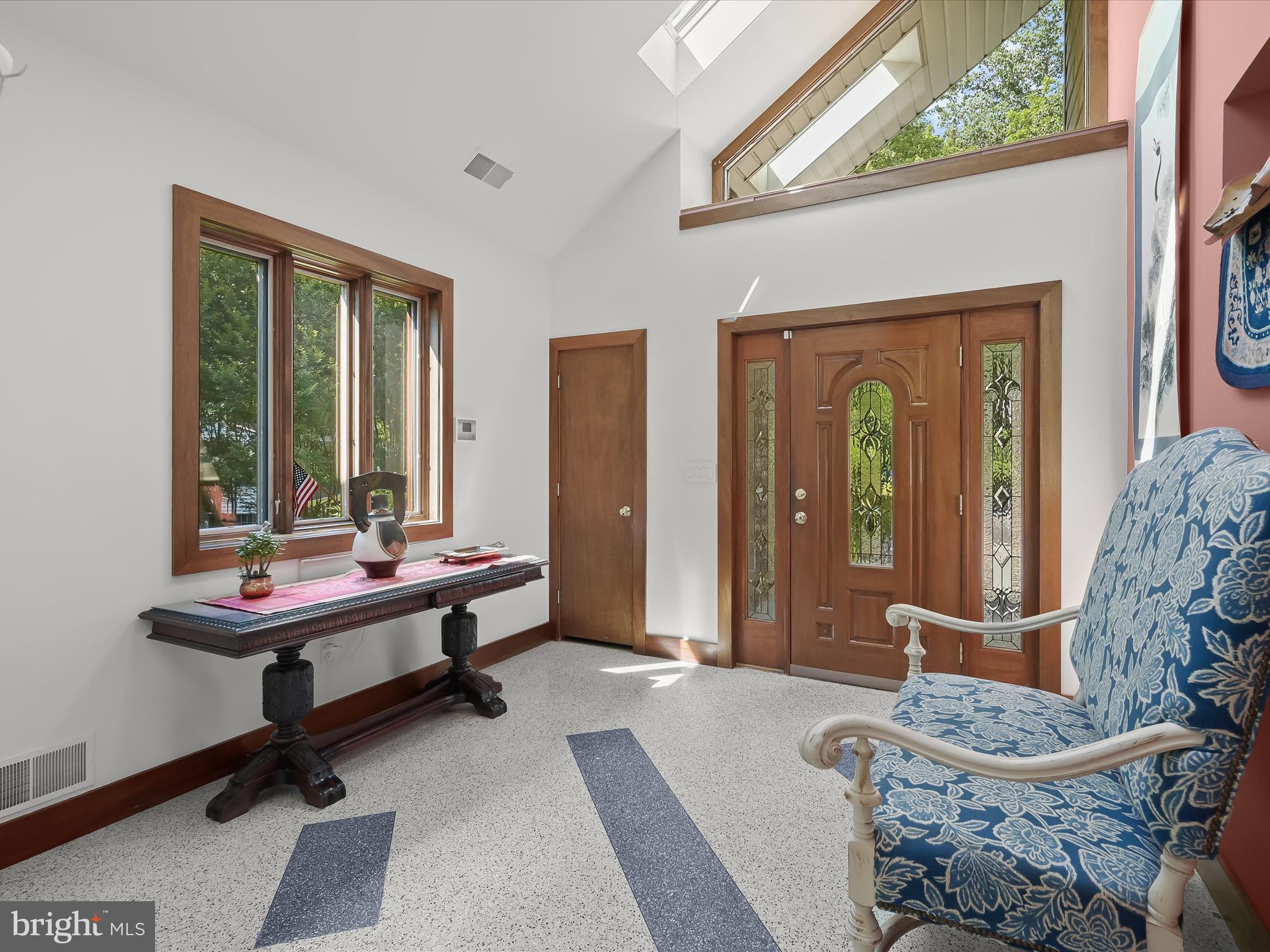 BURTONSVILLE - Residential