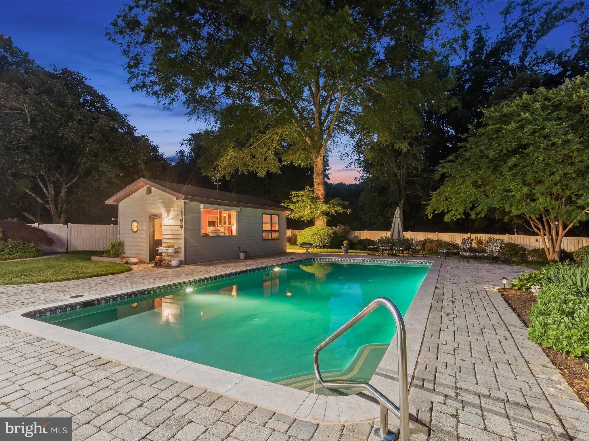 BURTONSVILLE - Residential