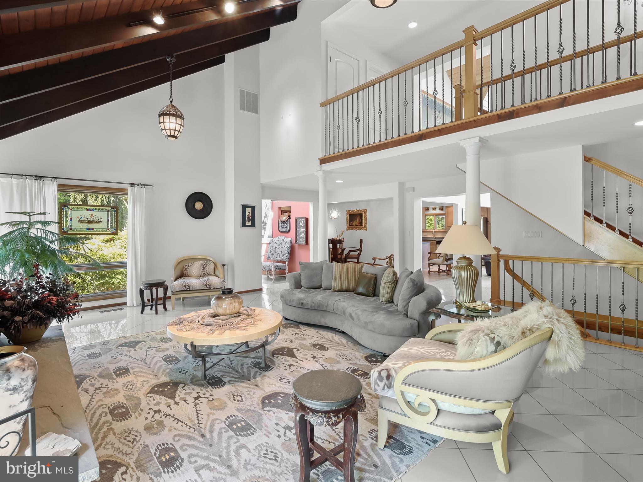 BURTONSVILLE - Residential