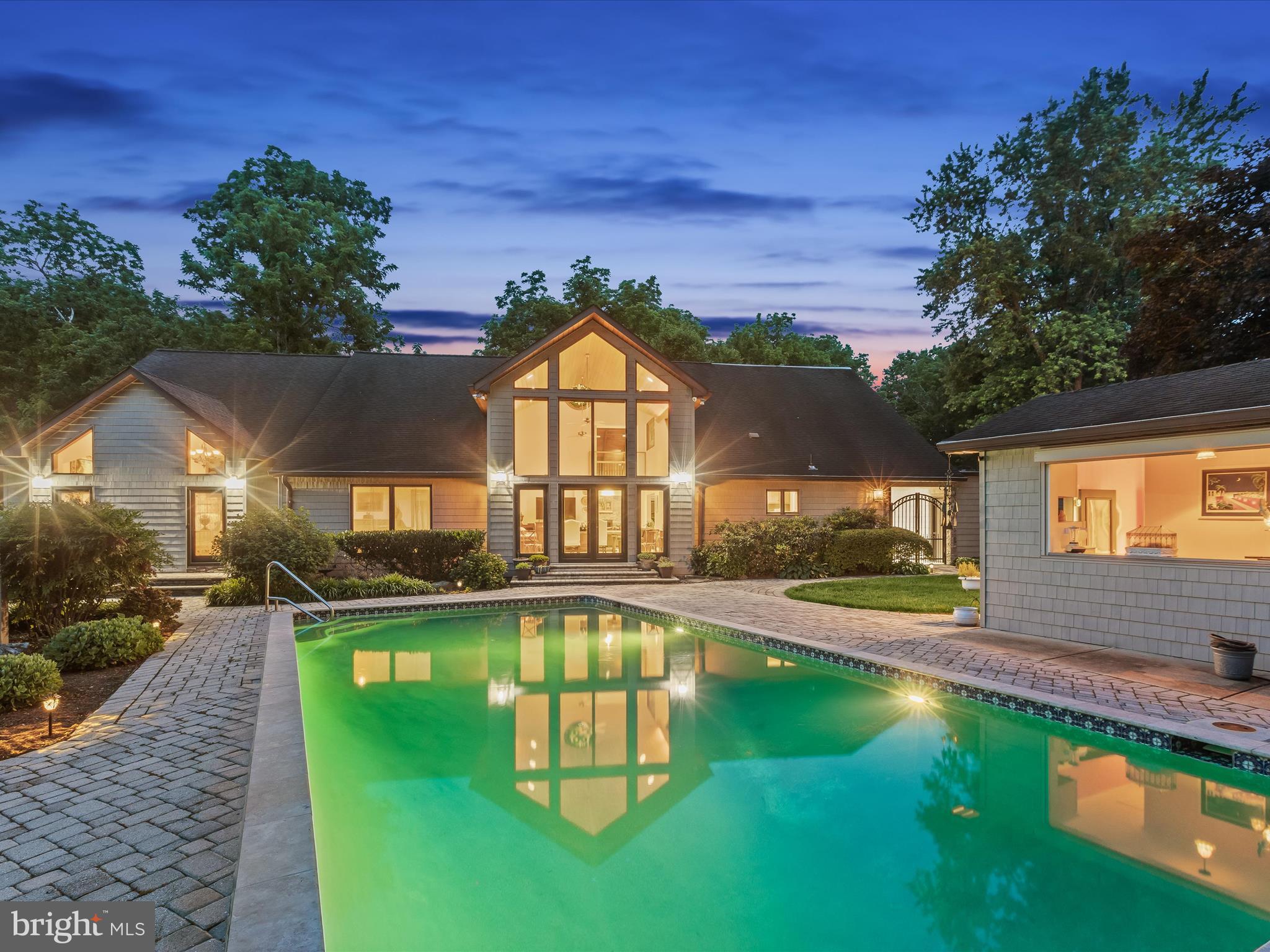 BURTONSVILLE - Residential