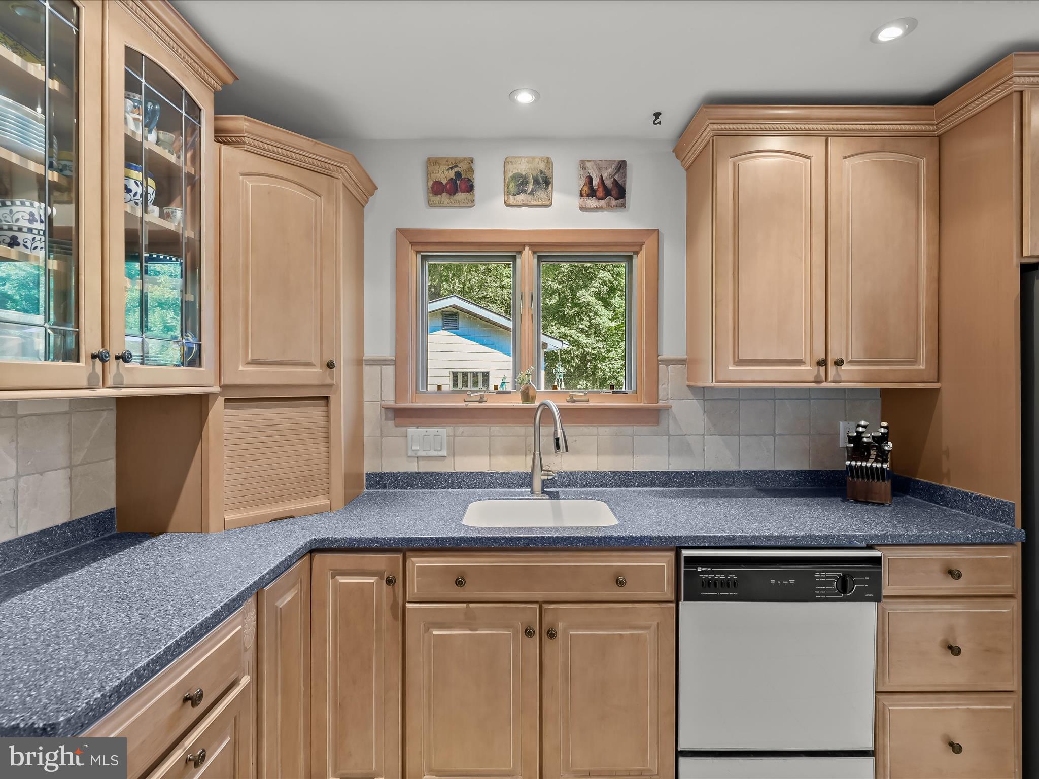 BURTONSVILLE - Residential