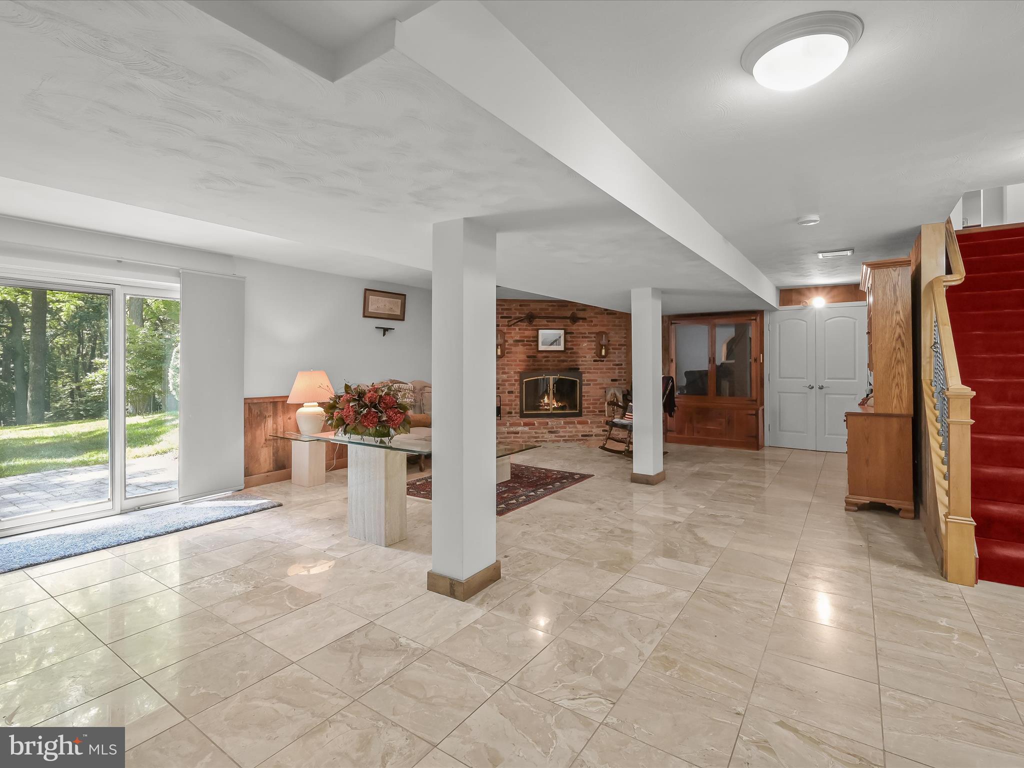 BURTONSVILLE - Residential