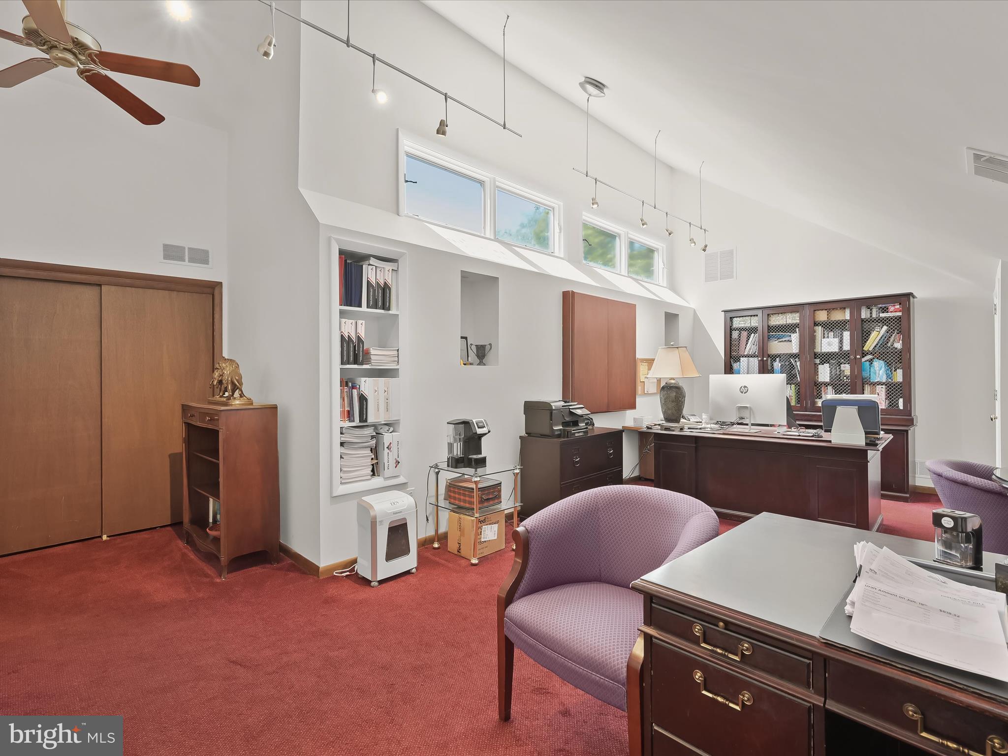 BURTONSVILLE - Residential