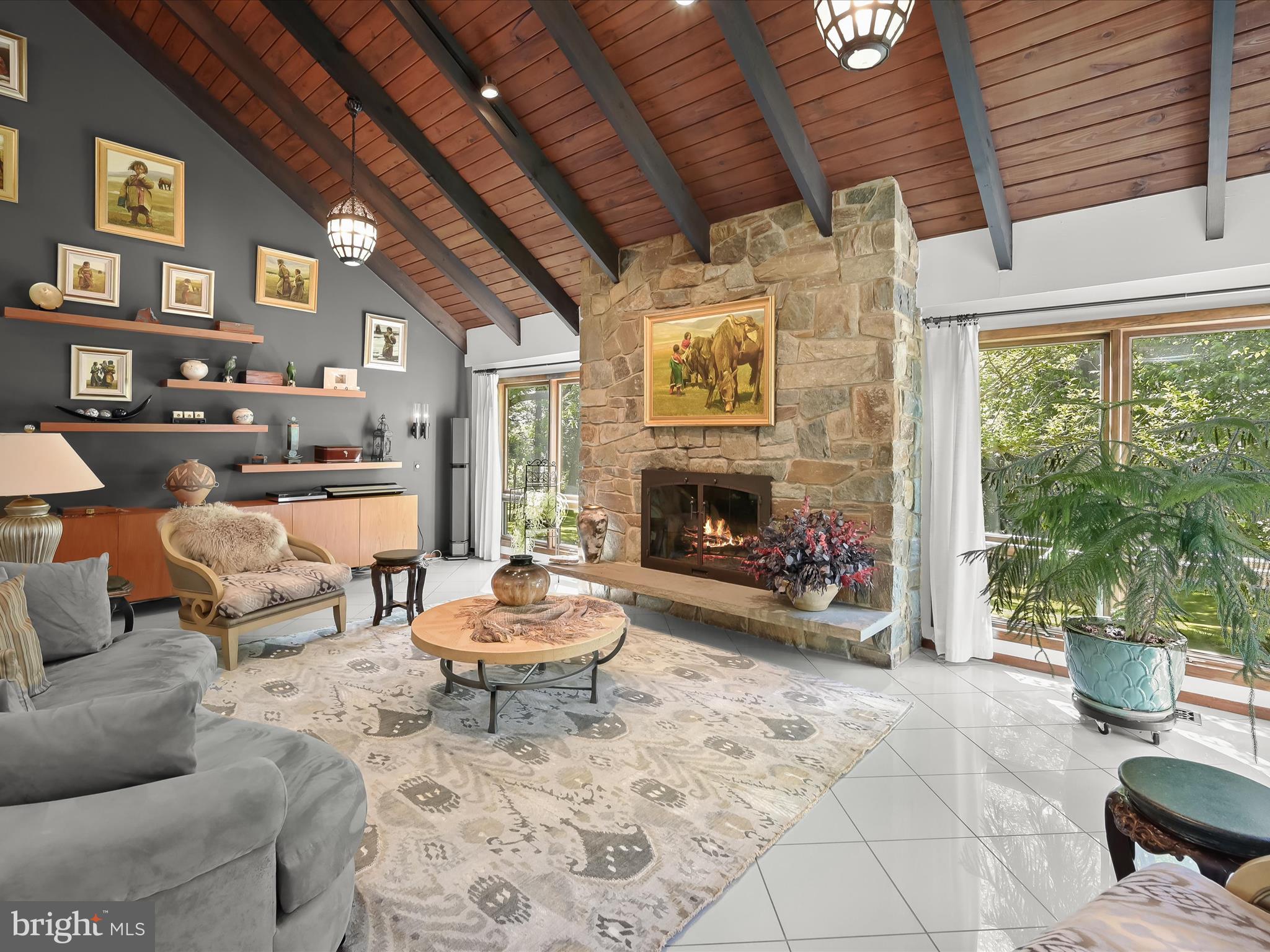 BURTONSVILLE - Residential