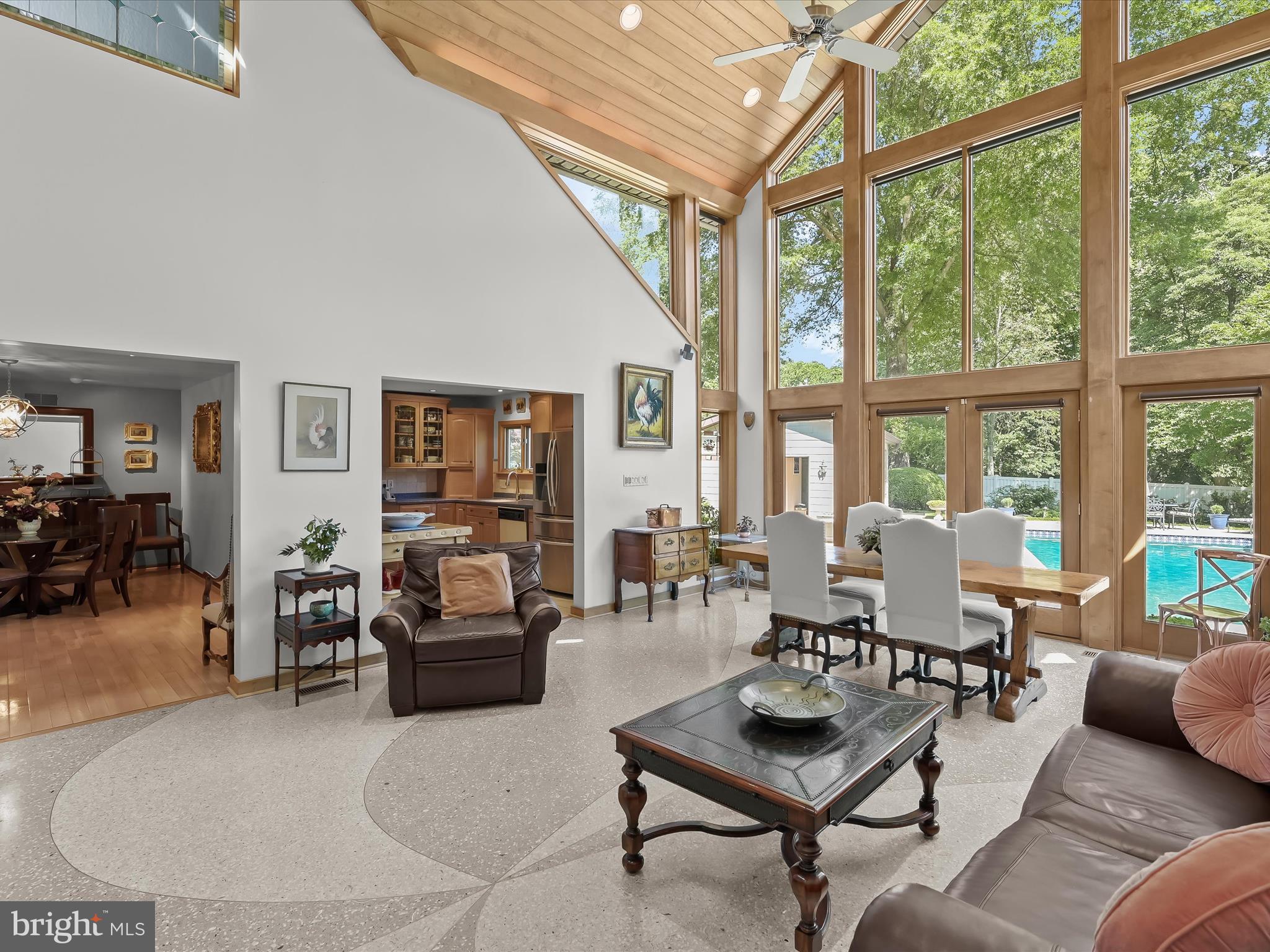 BURTONSVILLE - Residential