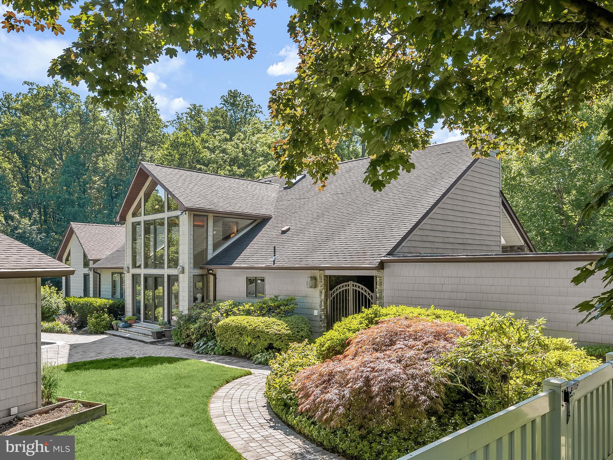 BURTONSVILLE - Residential