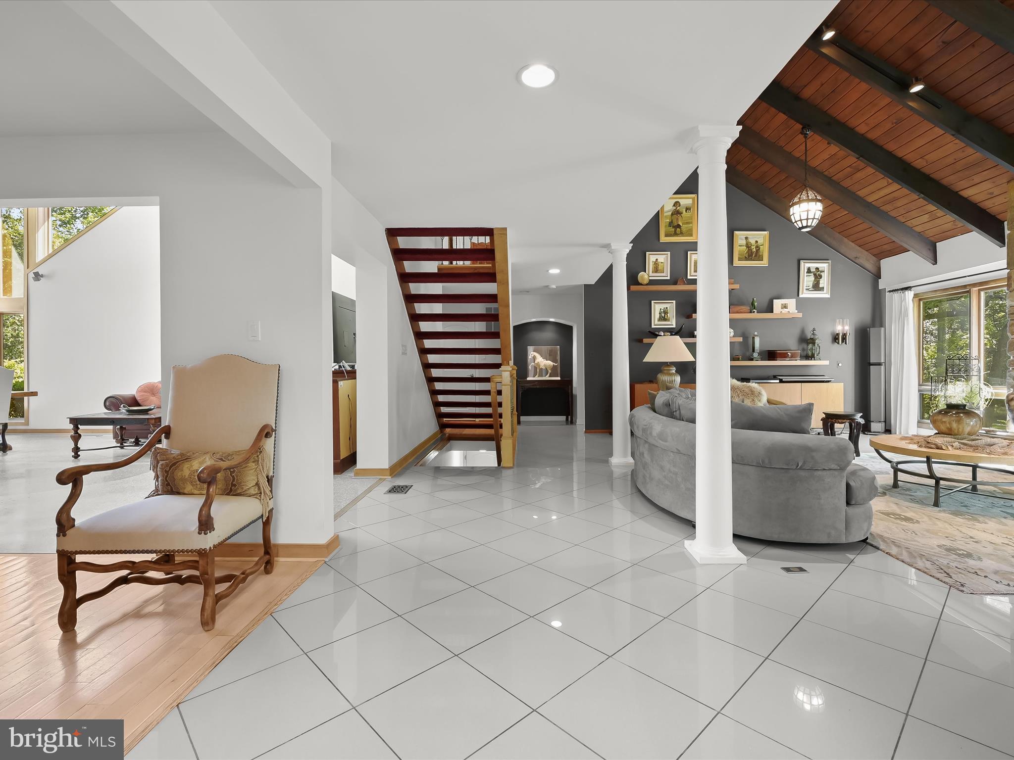 BURTONSVILLE - Residential