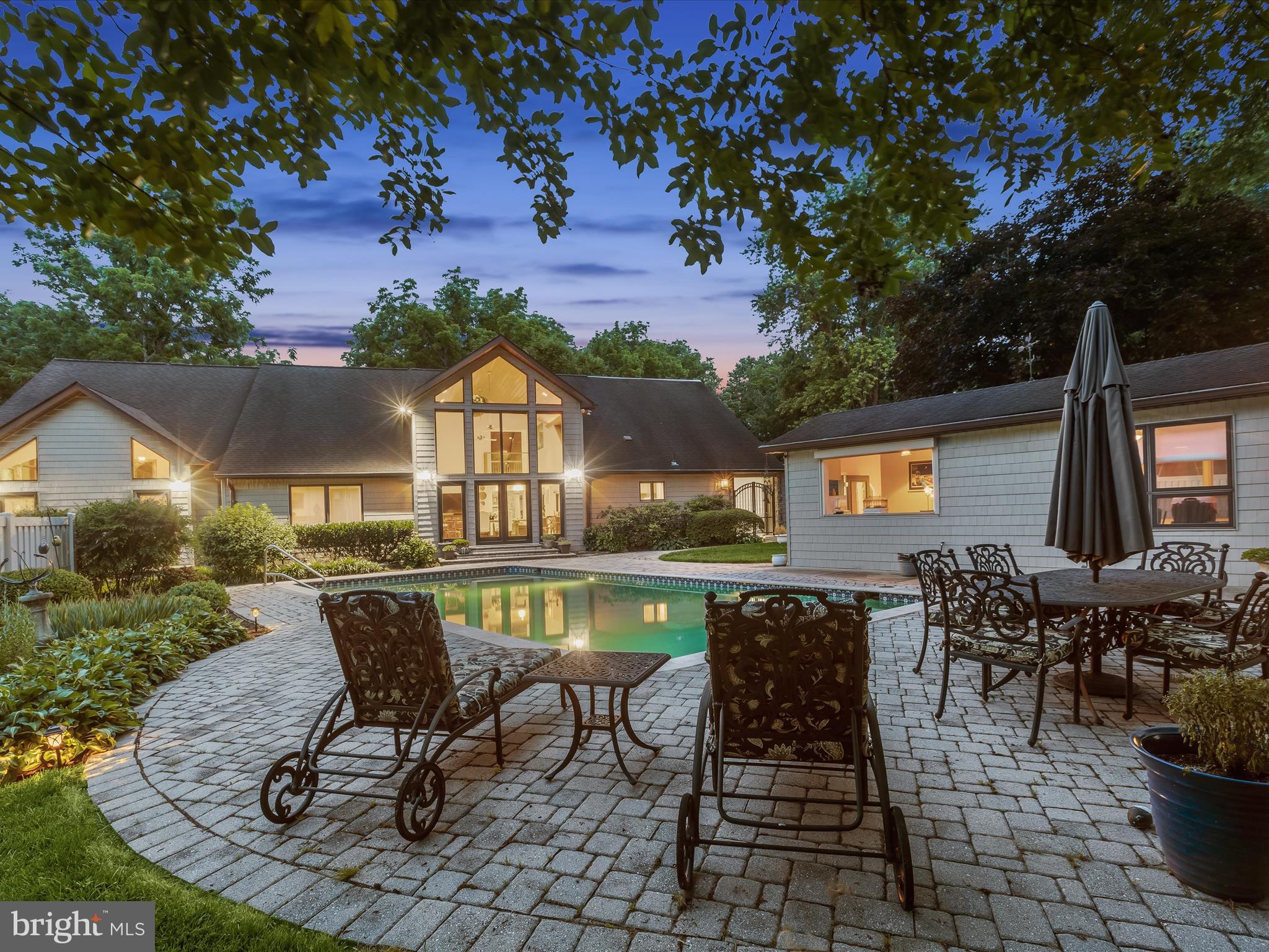 BURTONSVILLE - Residential