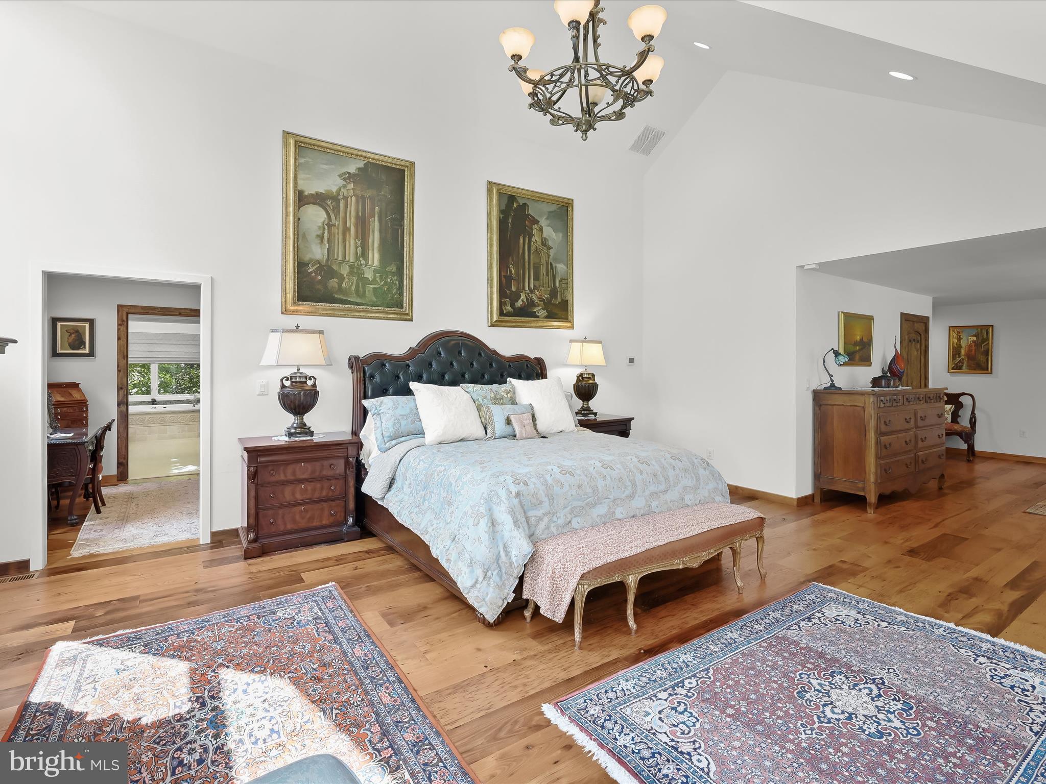 BURTONSVILLE - Residential