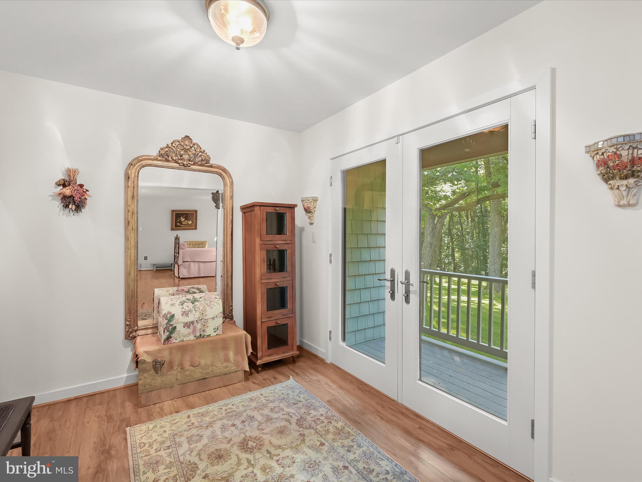 BURTONSVILLE - Residential