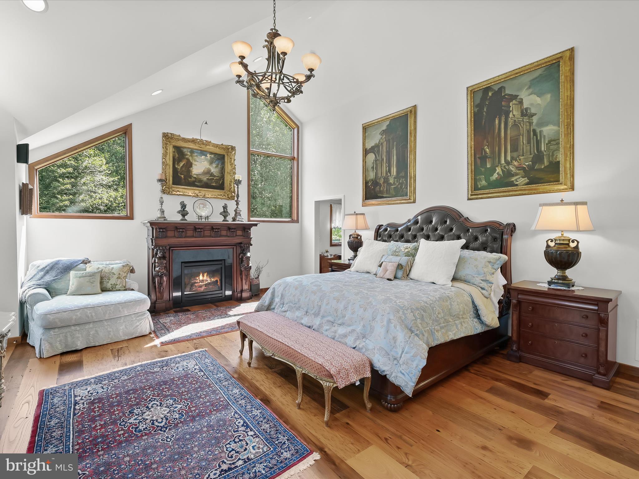 BURTONSVILLE - Residential