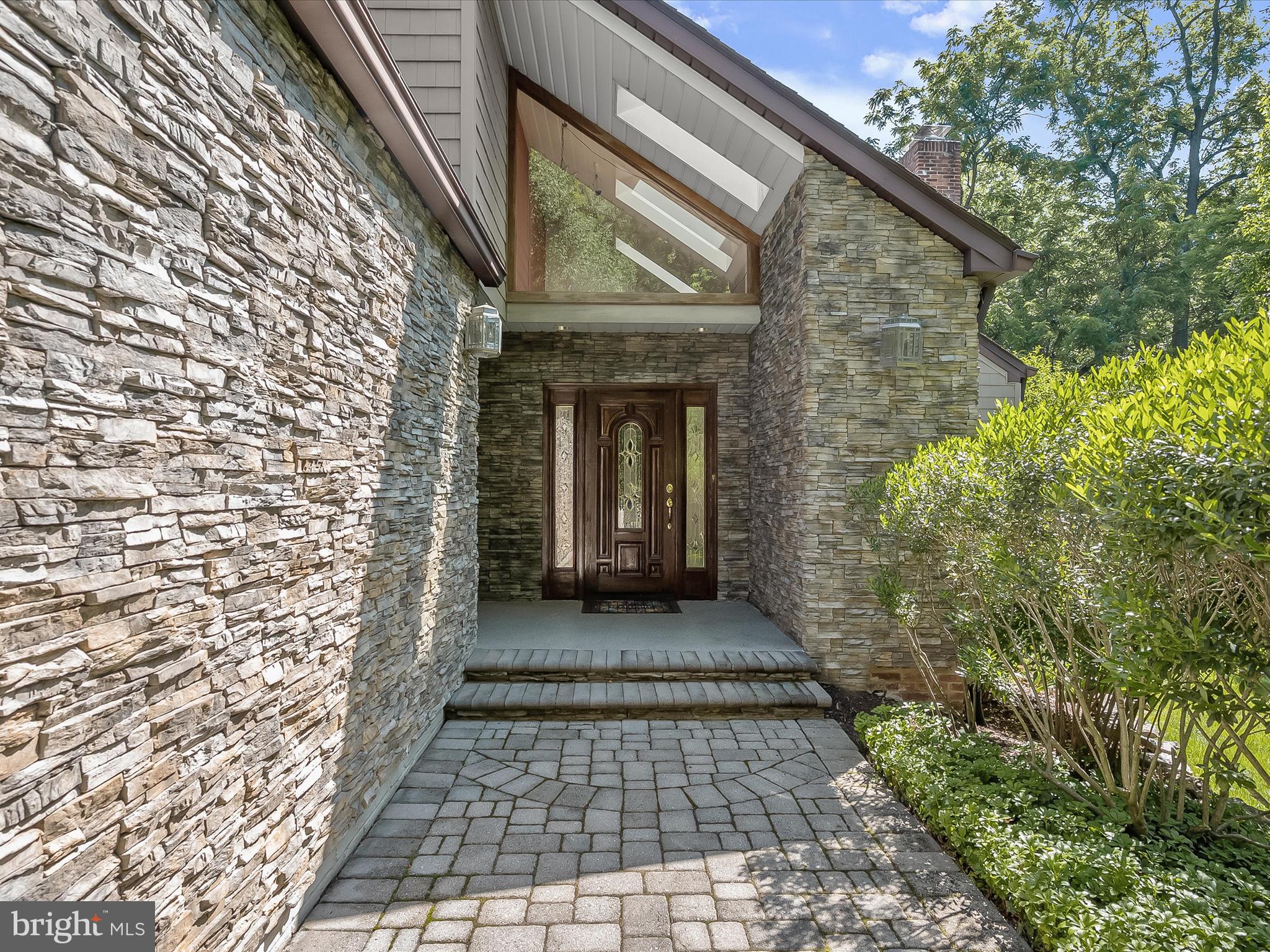 BURTONSVILLE - Residential