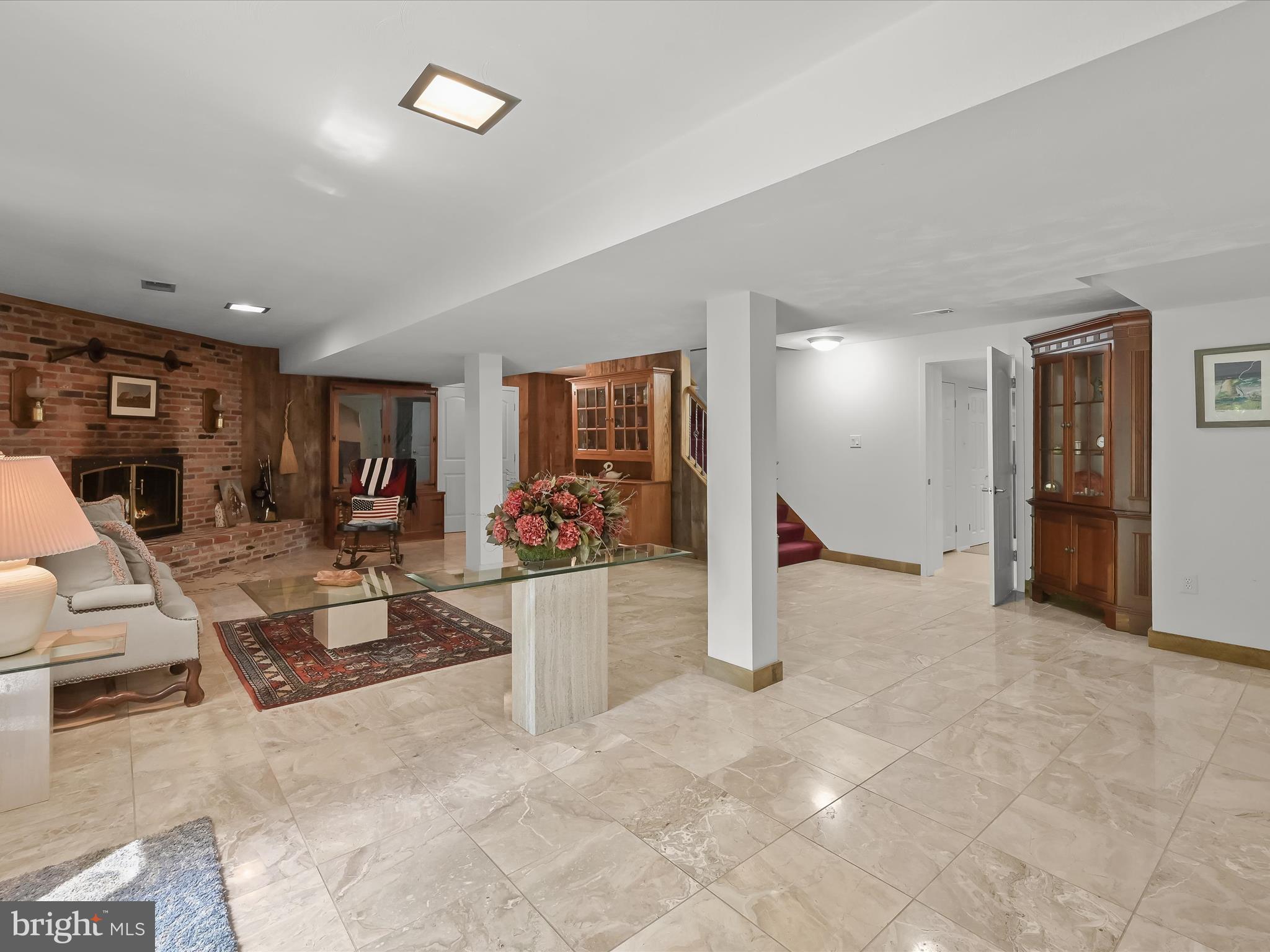 BURTONSVILLE - Residential