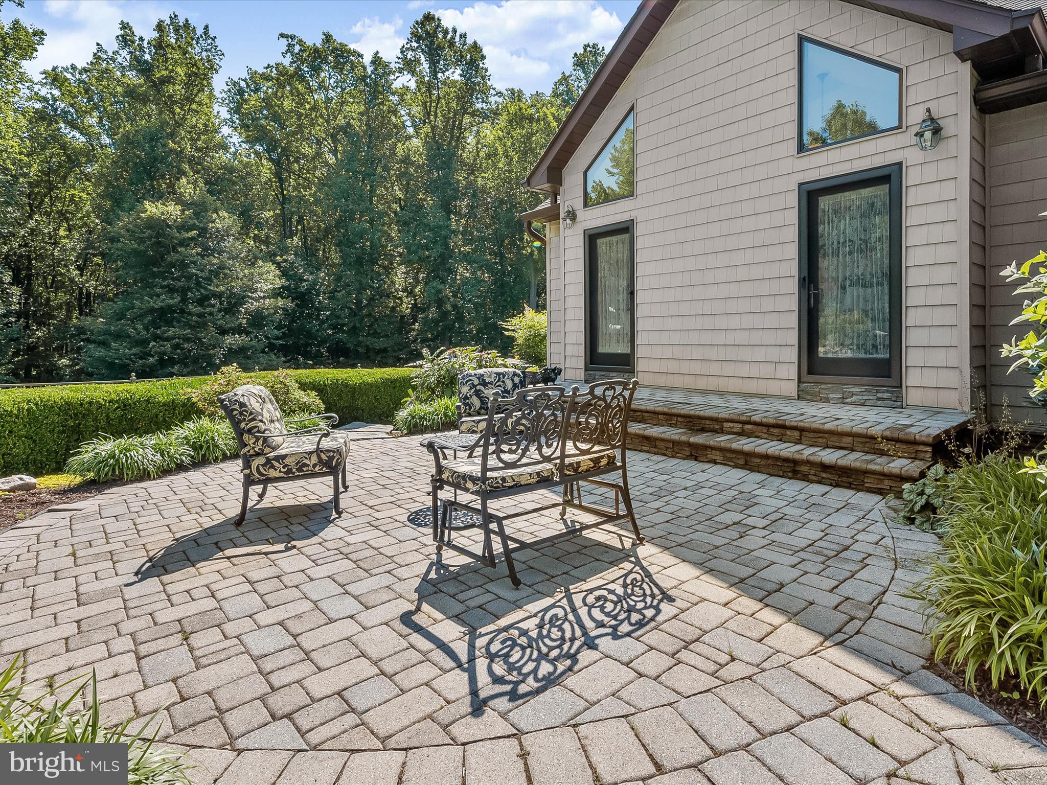 BURTONSVILLE - Residential