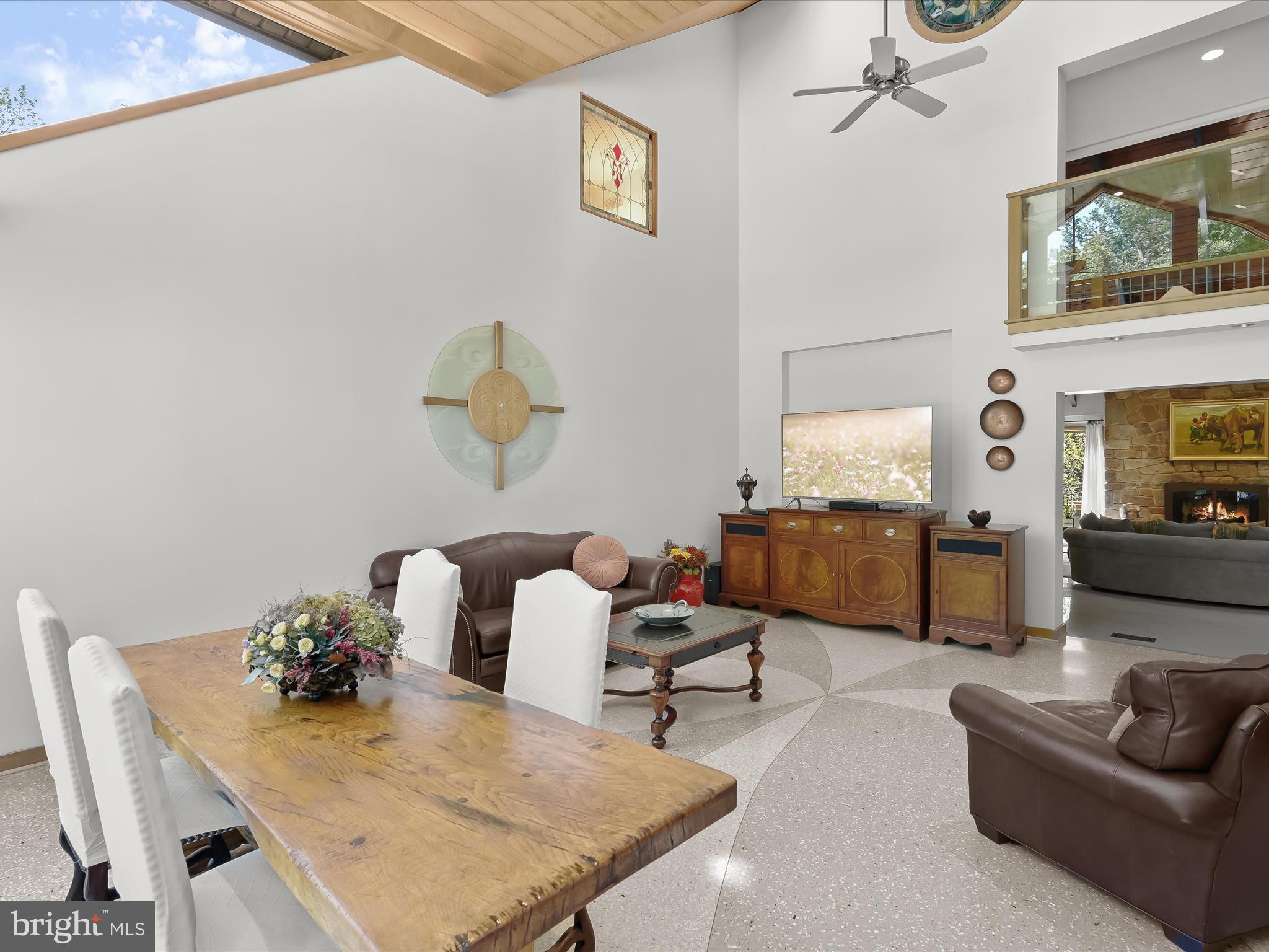 BURTONSVILLE - Residential