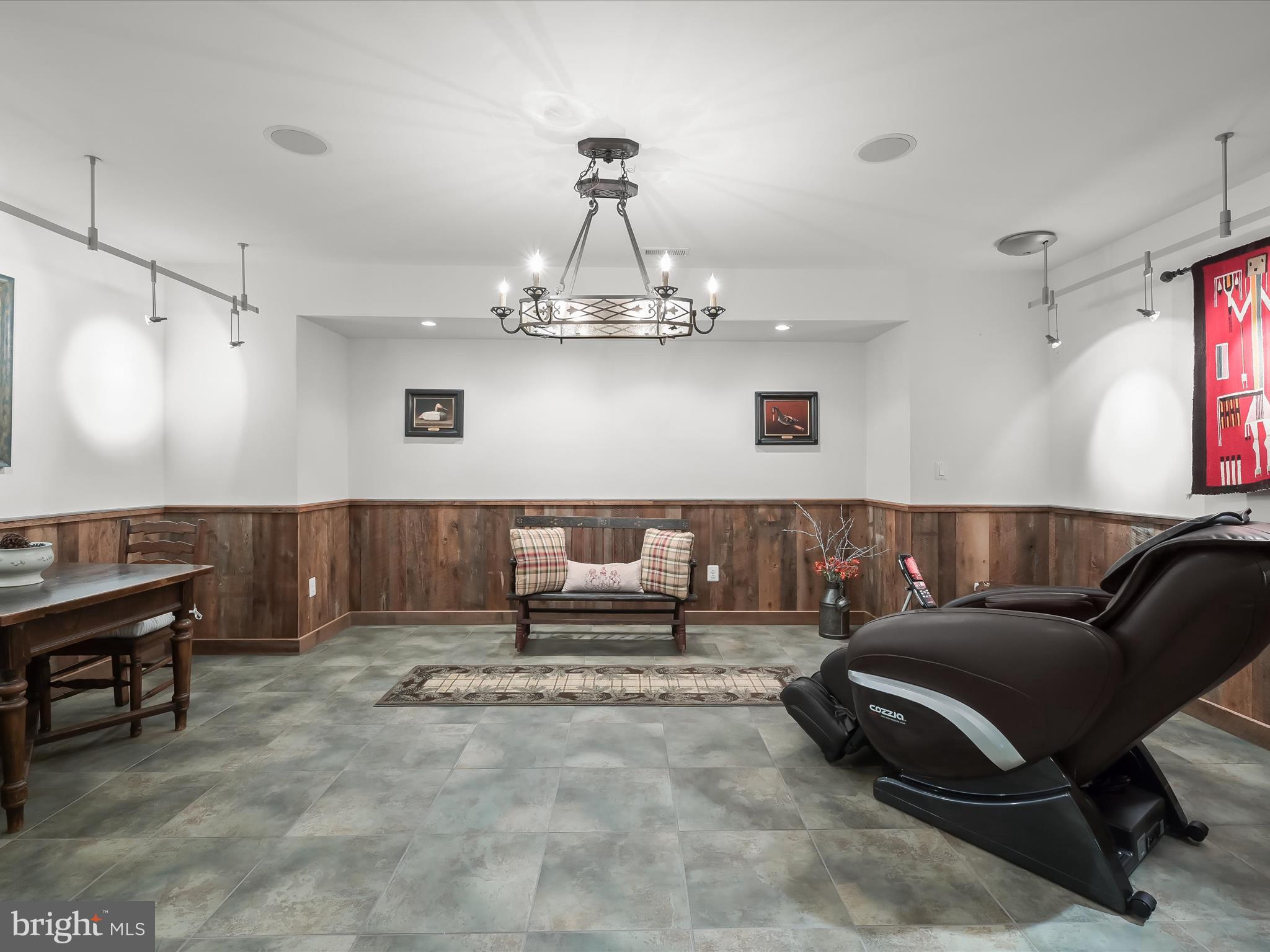 BURTONSVILLE - Residential