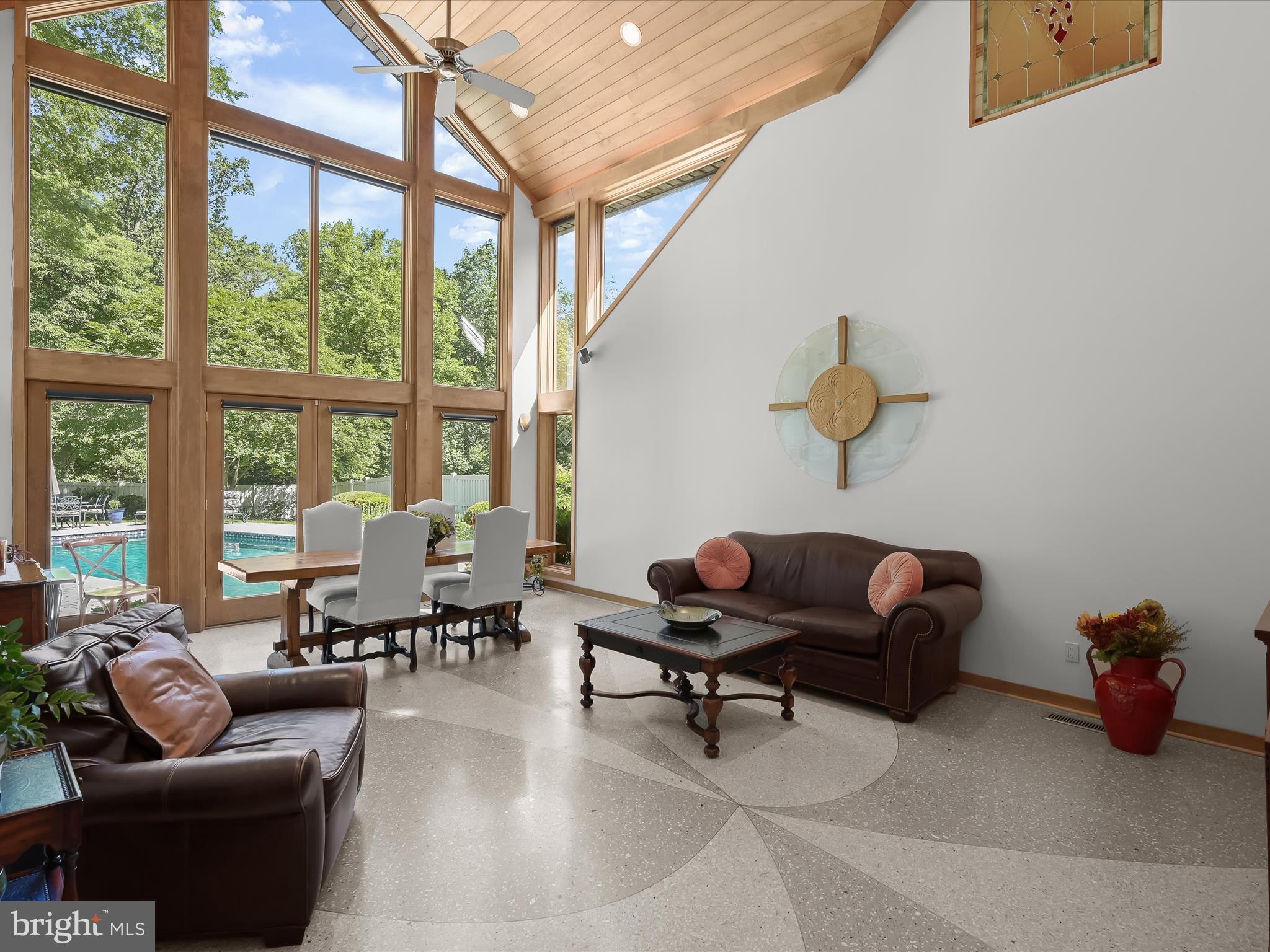 BURTONSVILLE - Residential