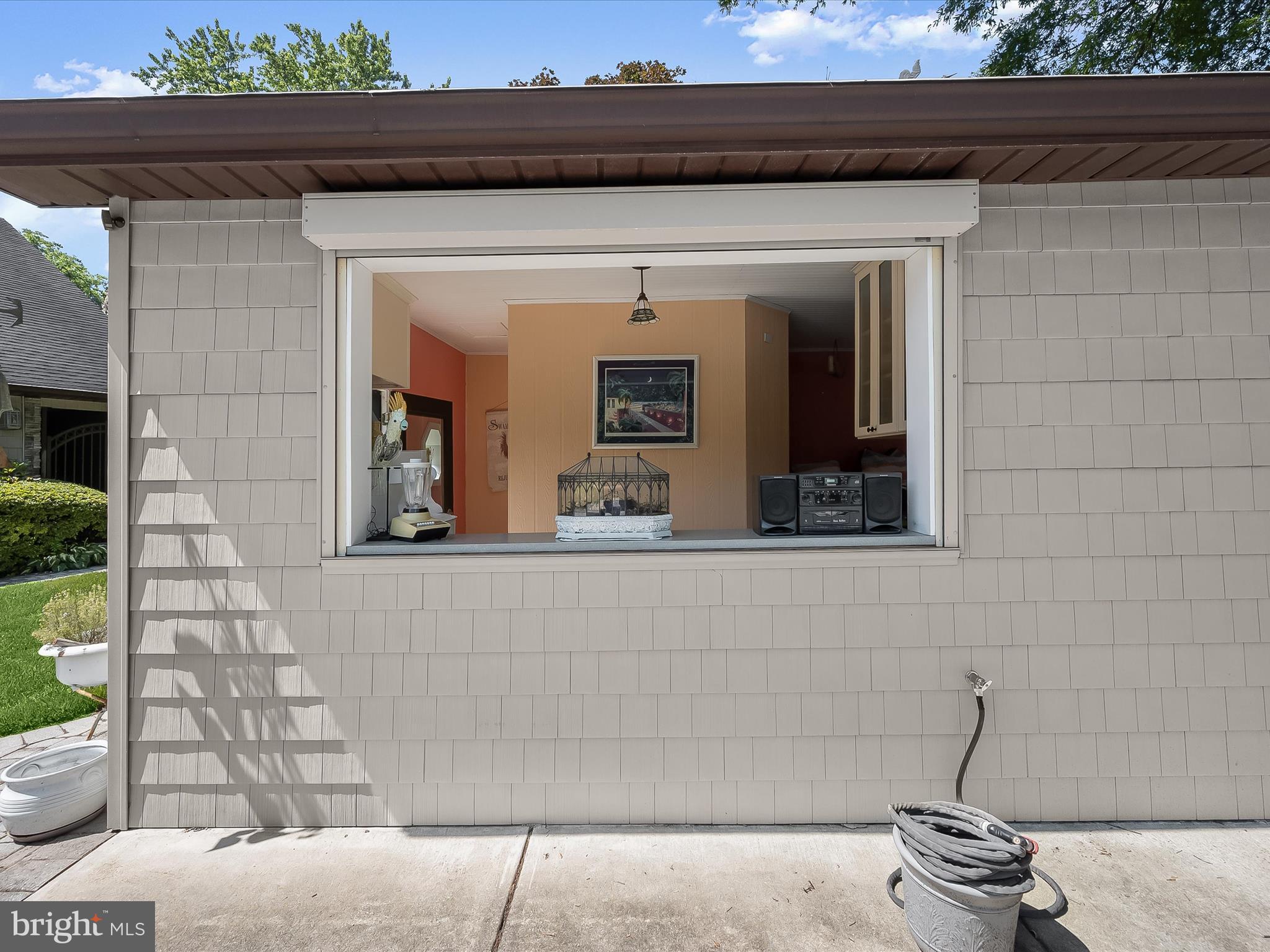 BURTONSVILLE - Residential