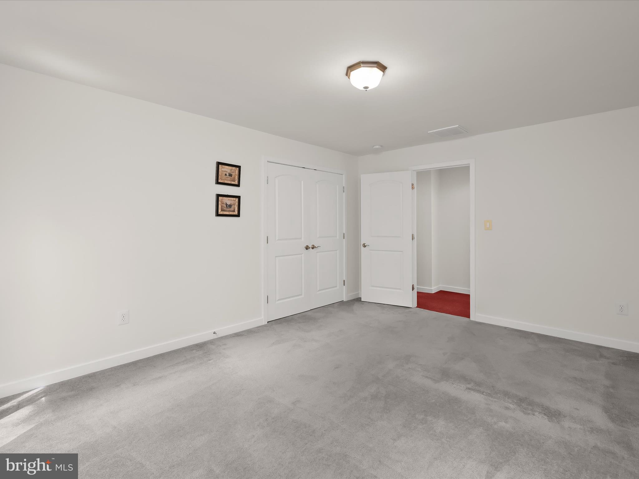 BURTONSVILLE - Residential