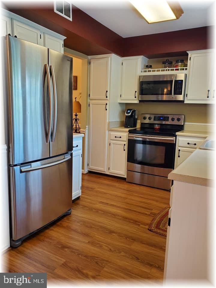 VILLAGE OF THOMAS RUN - Residential