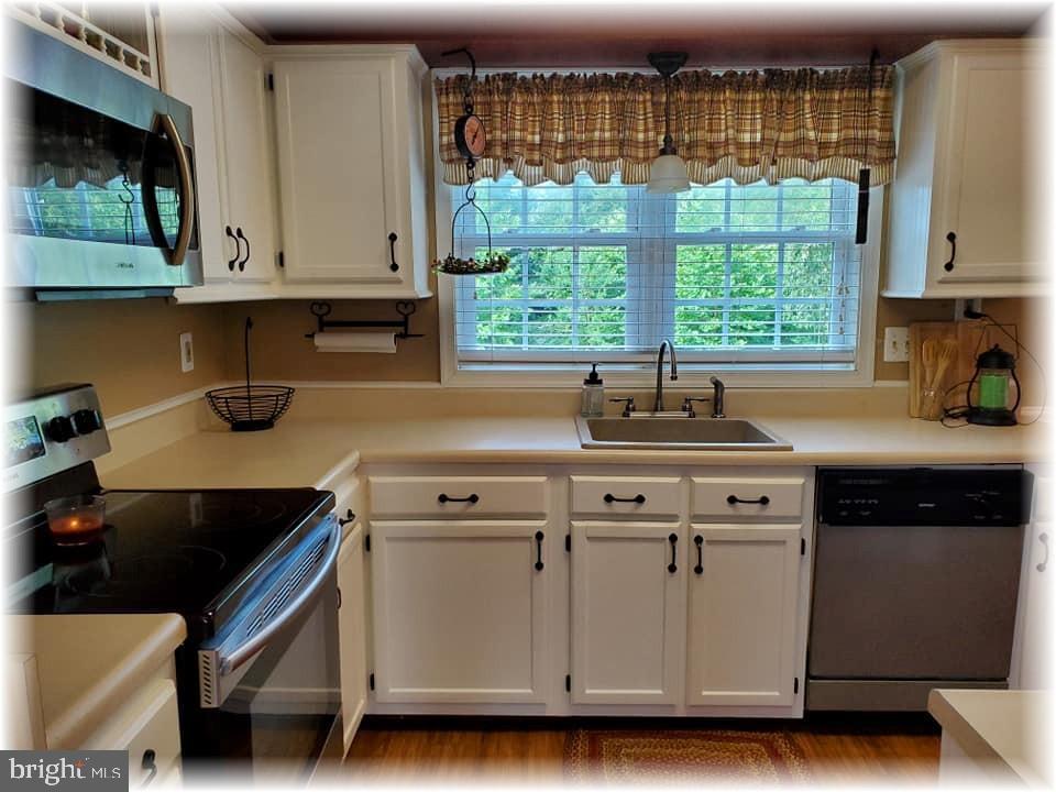 VILLAGE OF THOMAS RUN - Residential