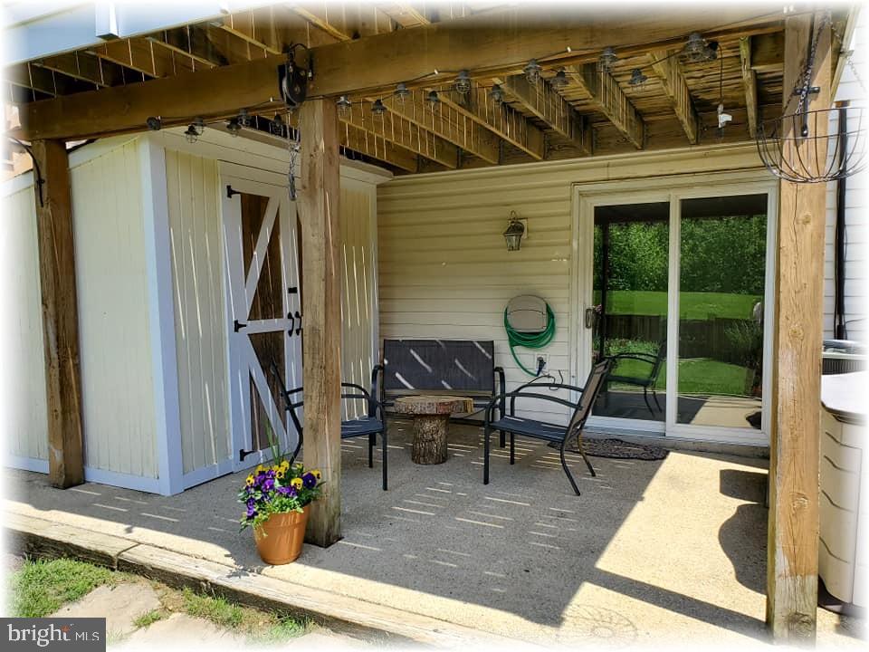 VILLAGE OF THOMAS RUN - Residential