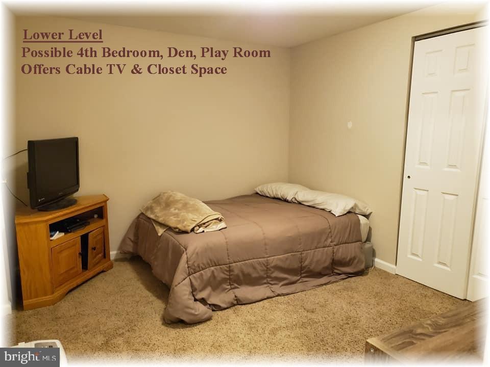 VILLAGE OF THOMAS RUN - Residential