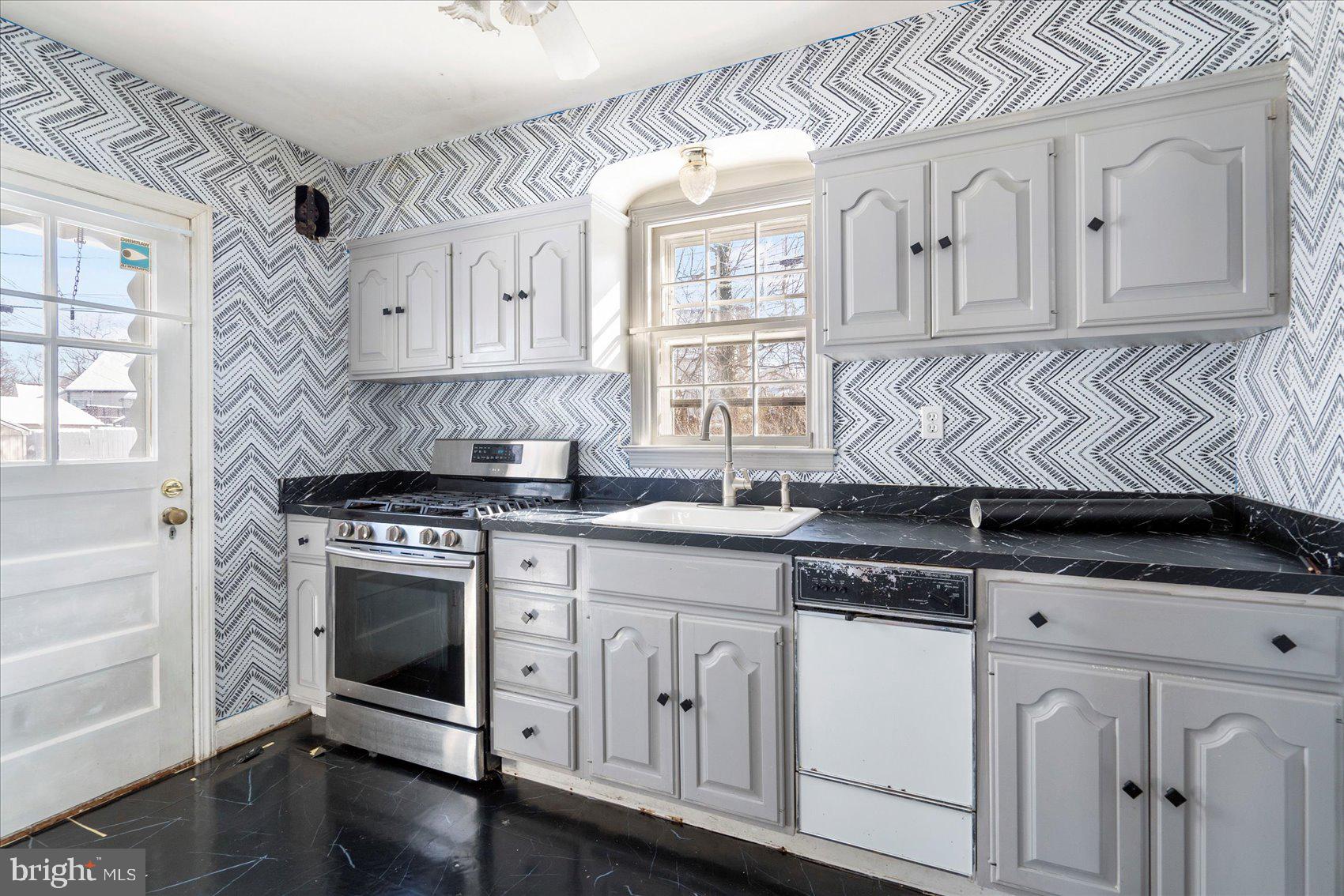 GWYNN LAKE PARK - Residential