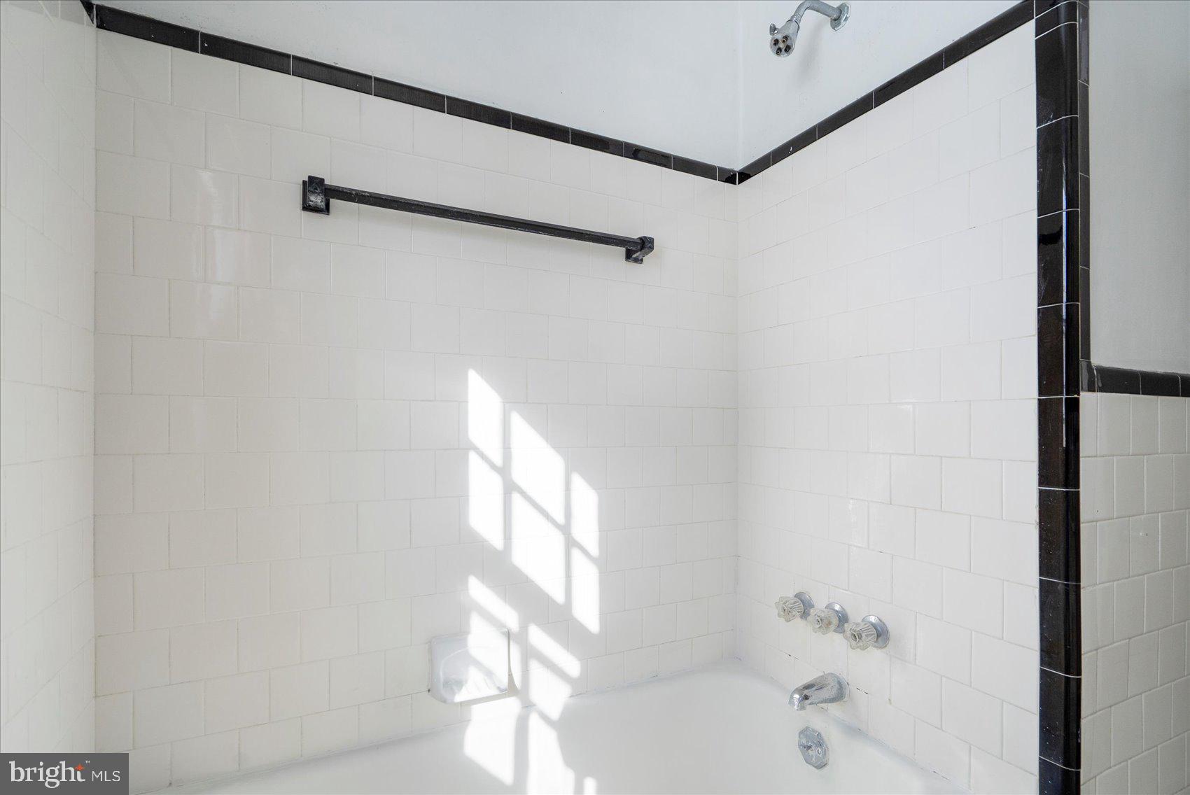 GWYNN LAKE PARK - Residential