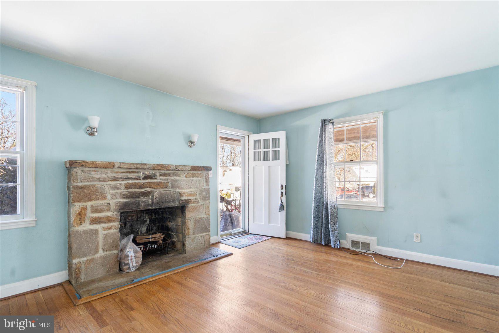 GWYNN LAKE PARK - Residential