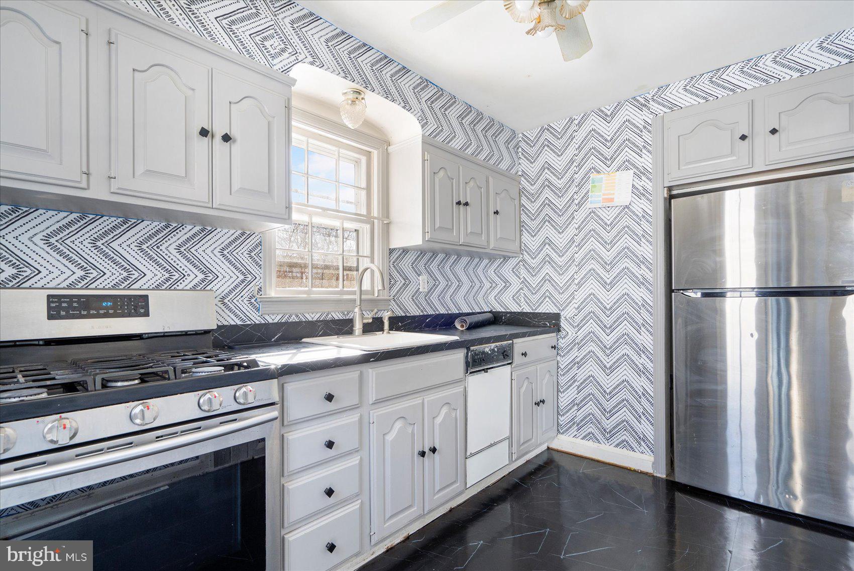 GWYNN LAKE PARK - Residential