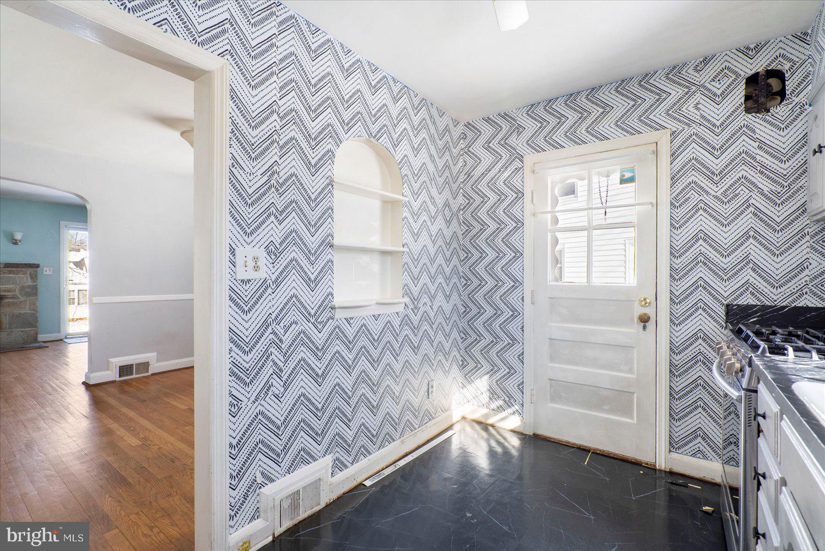 GWYNN LAKE PARK - Residential