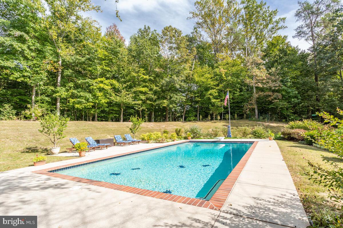 HOWES MEADOWS - Residential