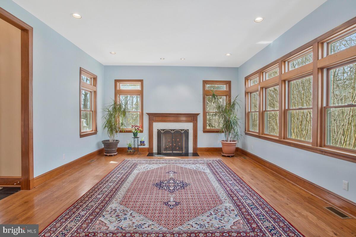 HOWES MEADOWS - Residential