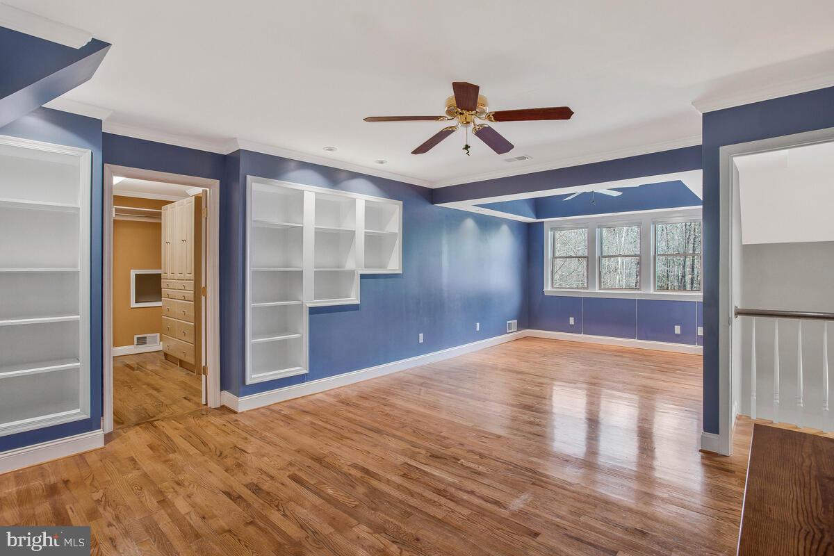 HOWES MEADOWS - Residential