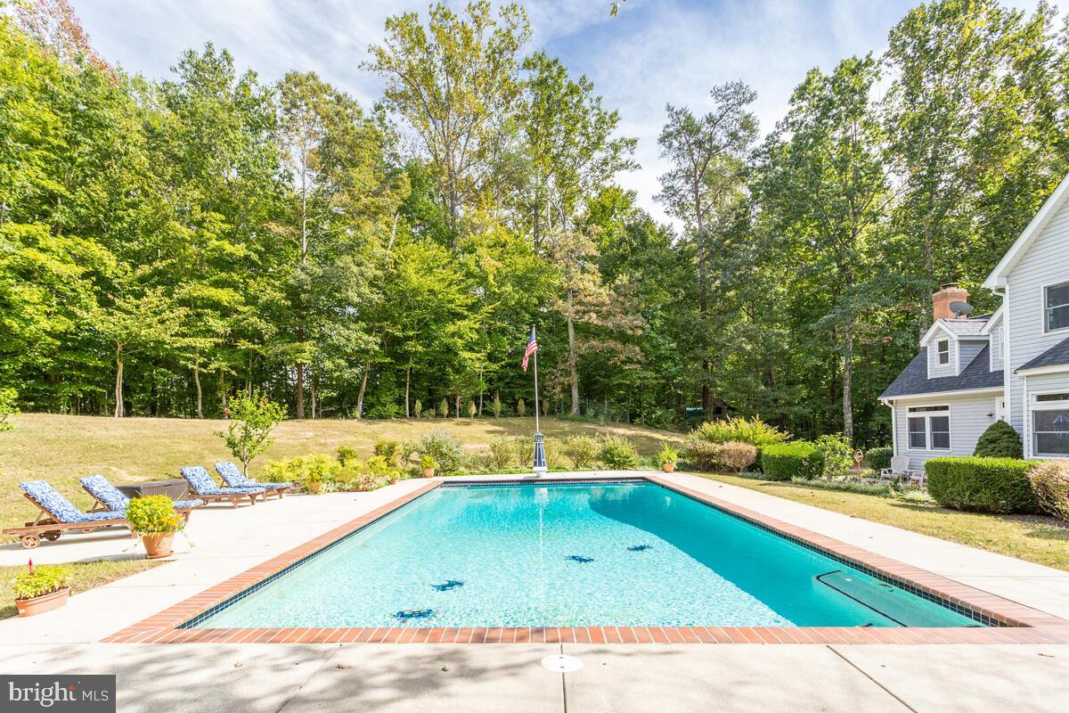 HOWES MEADOWS - Residential