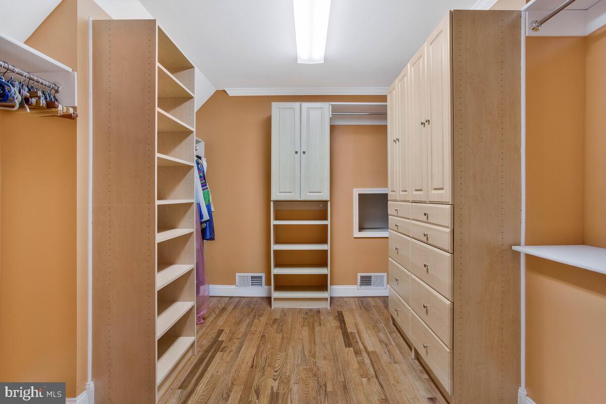 HOWES MEADOWS - Residential