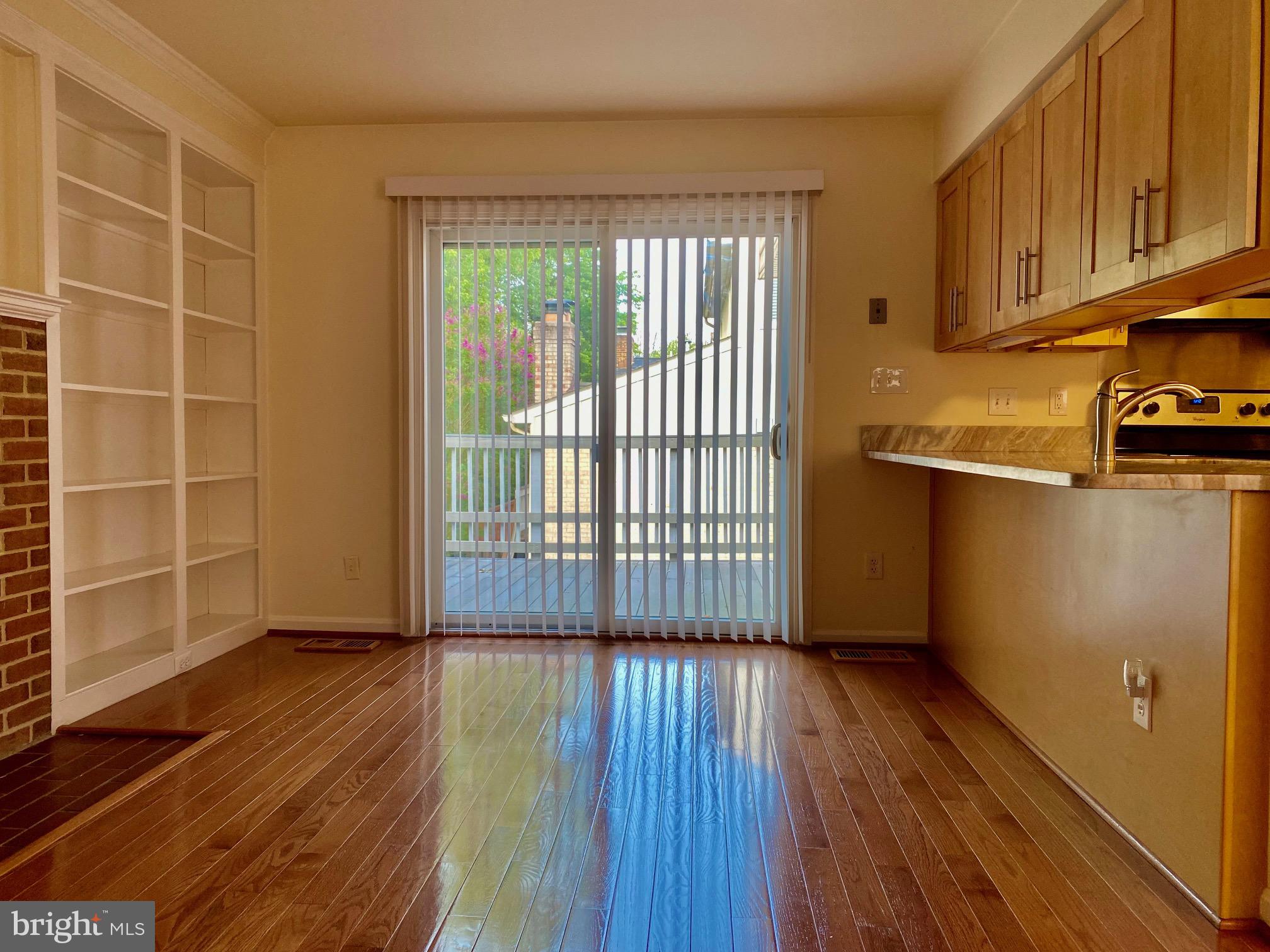 BEVERLY MANOR - Residential Lease