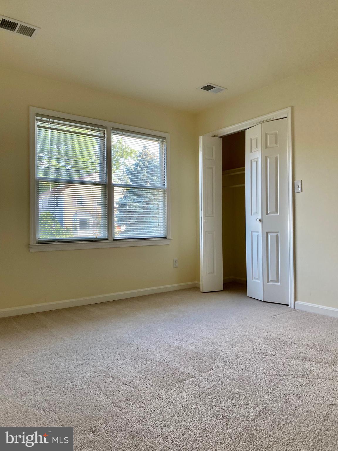 BEVERLY MANOR - Residential Lease