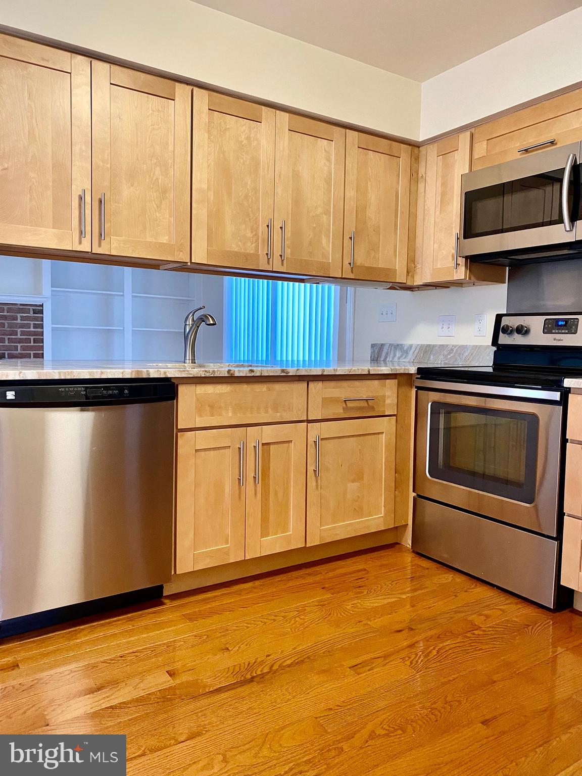 BEVERLY MANOR - Residential Lease