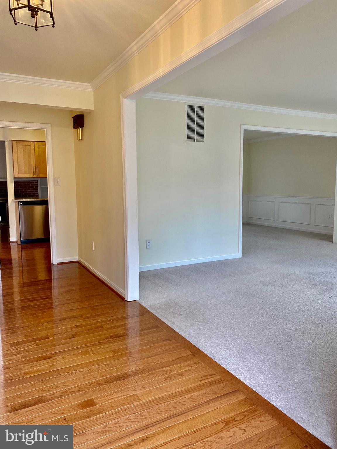 BEVERLY MANOR - Residential Lease