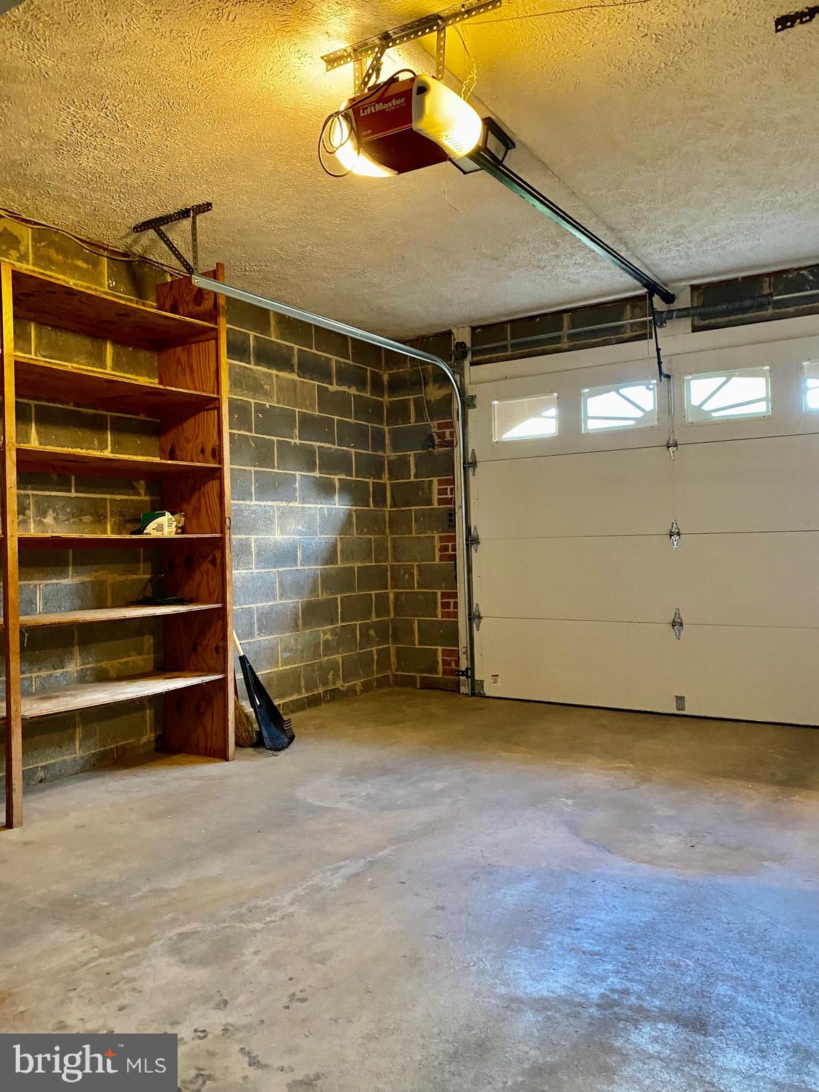 BEVERLY MANOR - Residential Lease