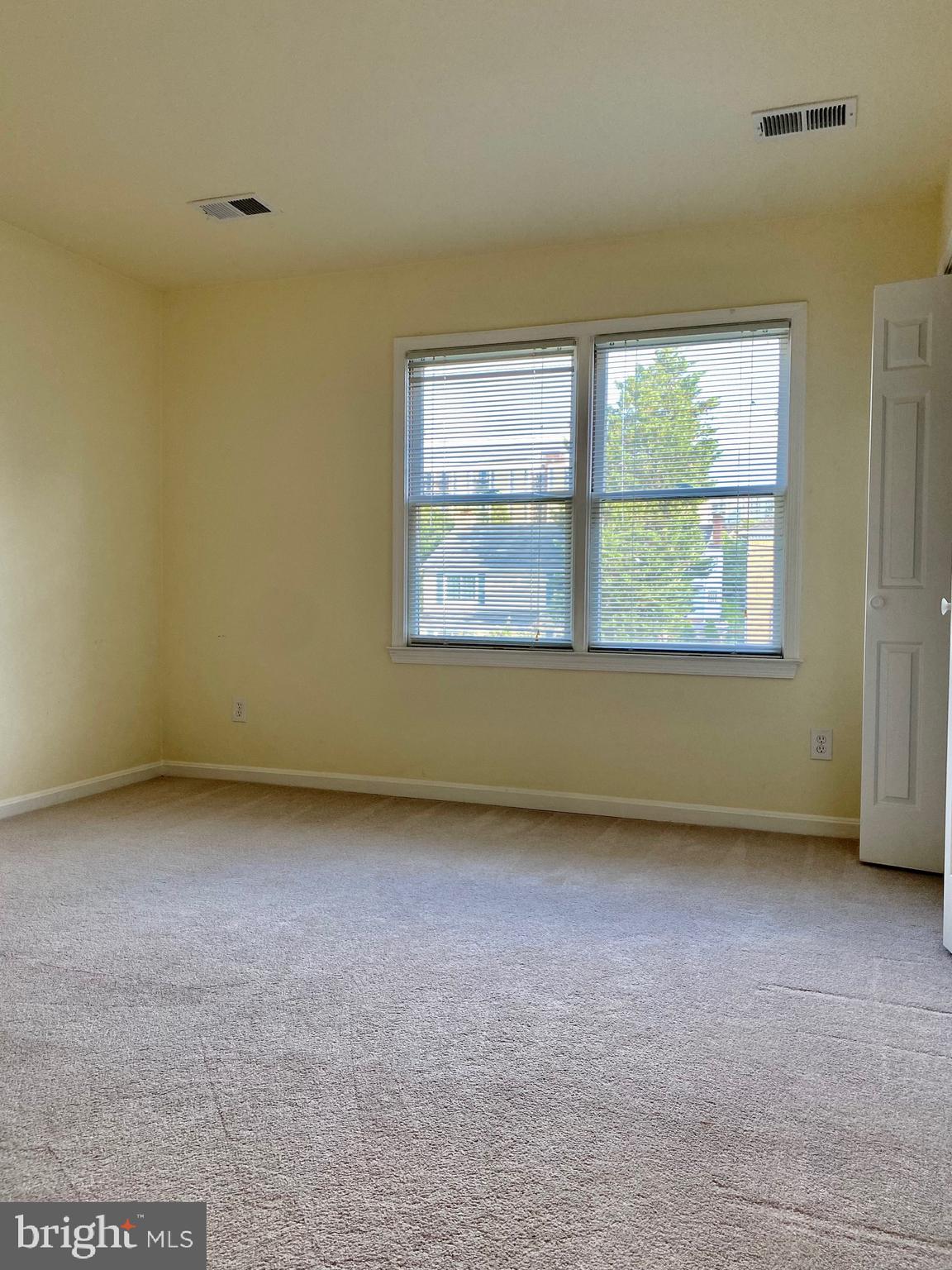 BEVERLY MANOR - Residential Lease