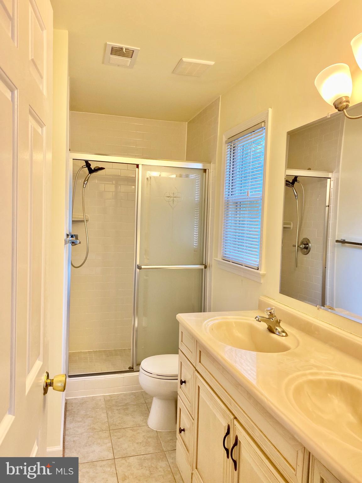 BEVERLY MANOR - Residential Lease