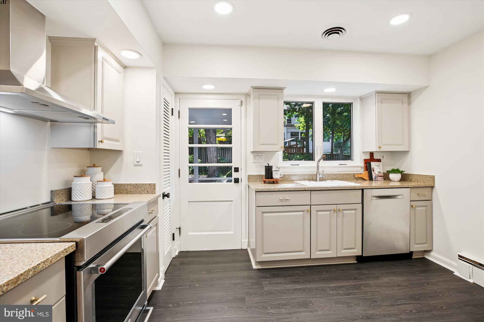 WOODSIDE FOREST - Residential