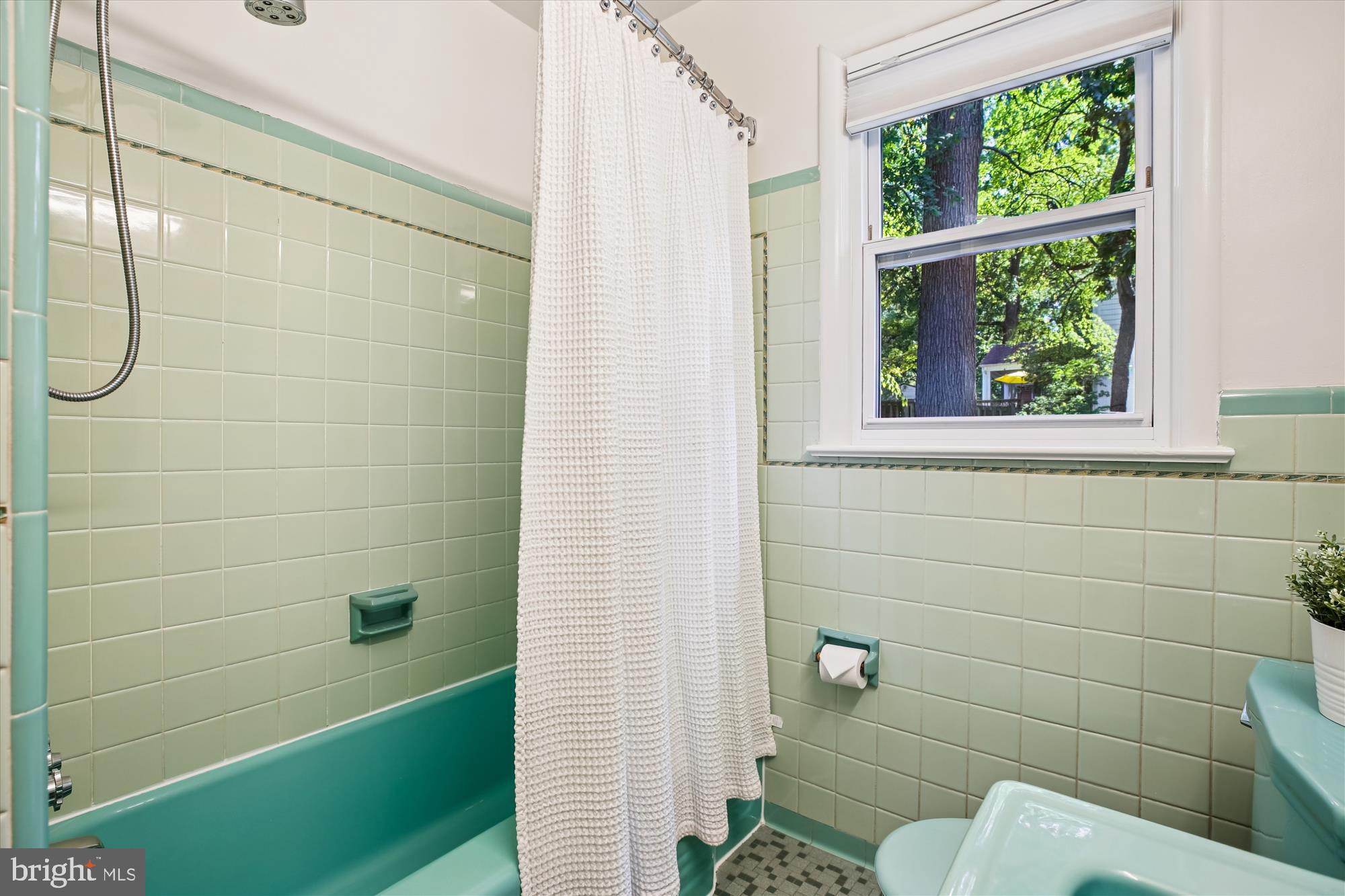 WOODSIDE FOREST - Residential